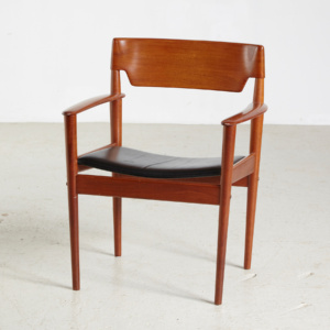Grete Jalk PJ4-2 teak karosszék