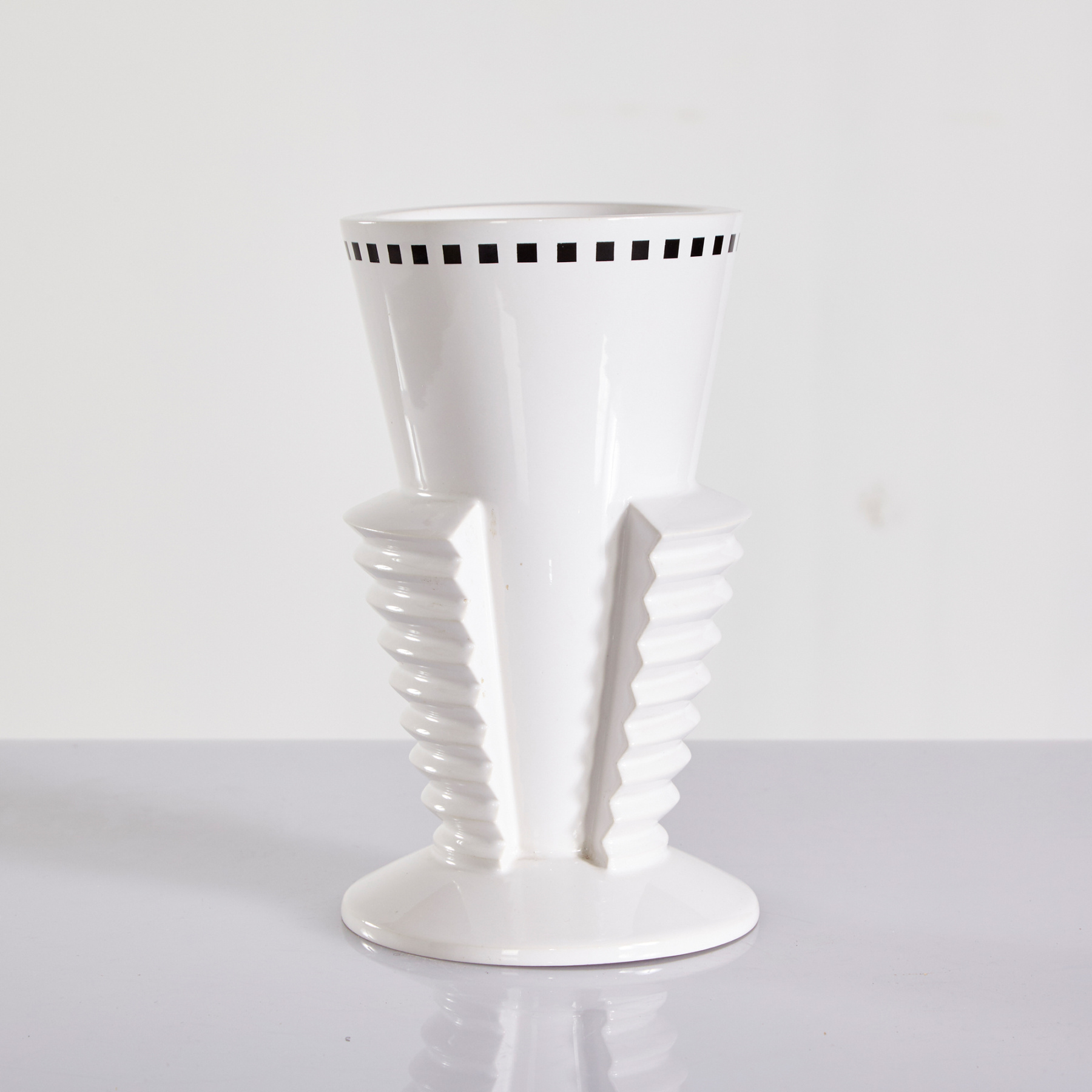 Heide Warlamis vase - Image 2