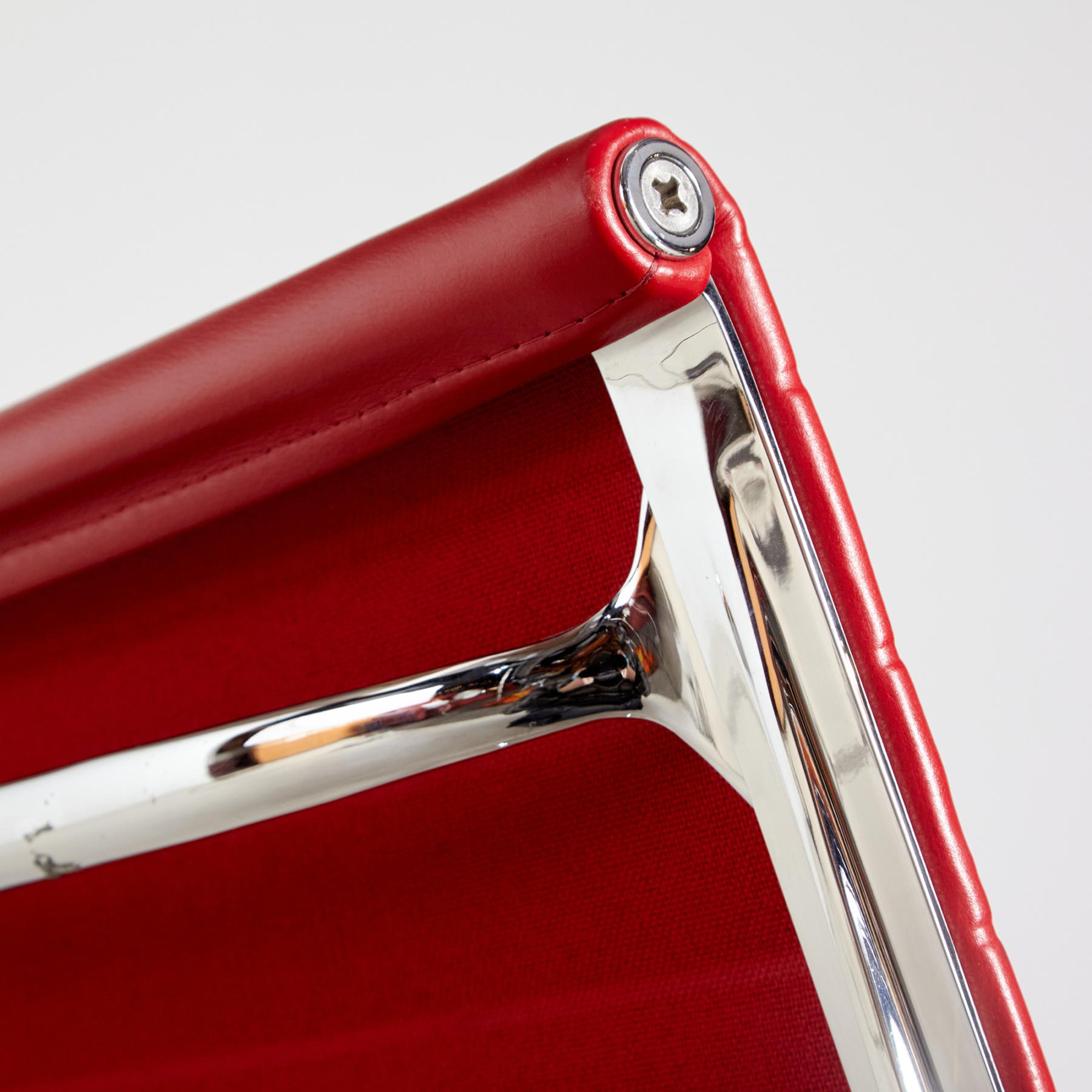 Charles & Ray Eames EA108 office chair - Image 11