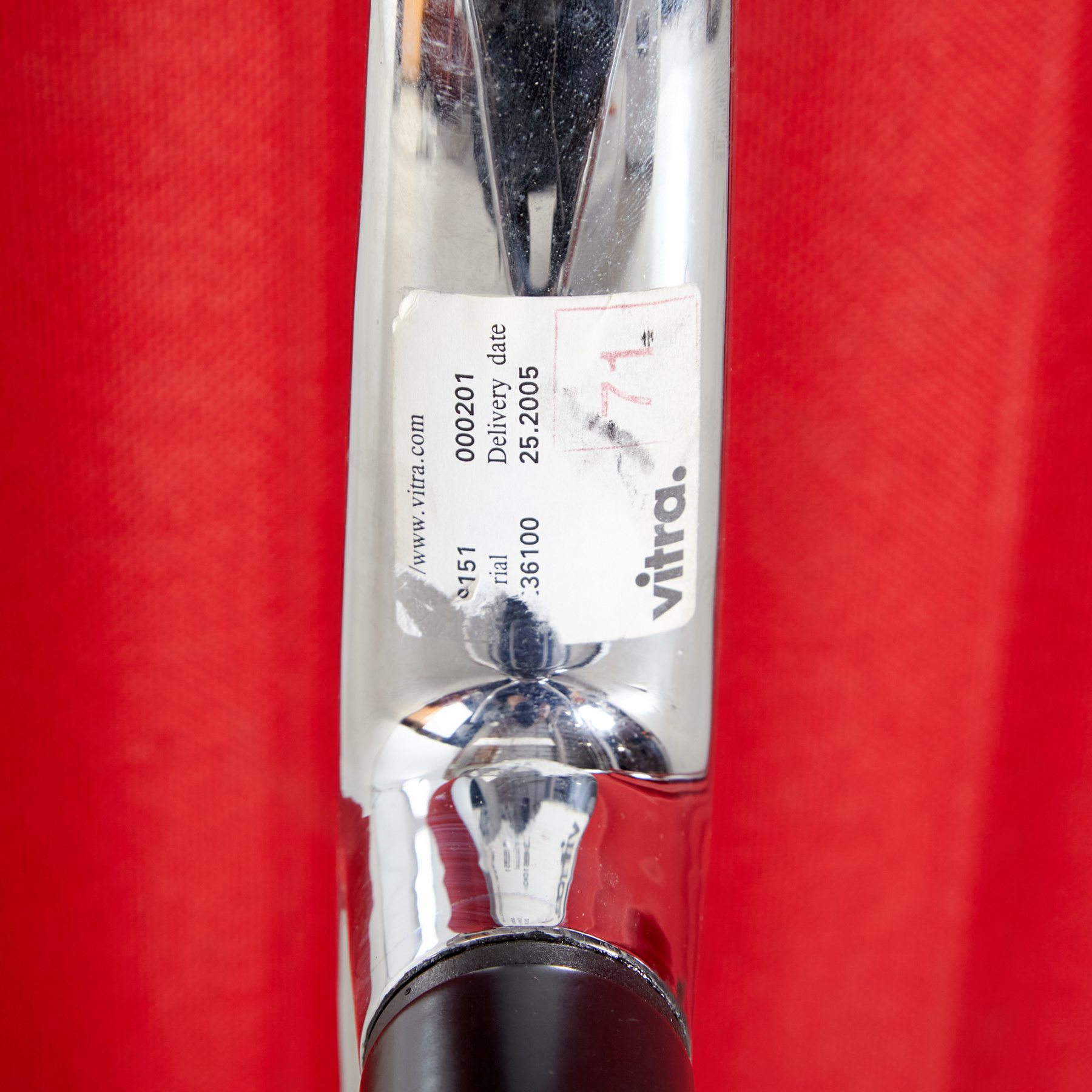 Charles & Ray Eames EA108 office chair - Image 15