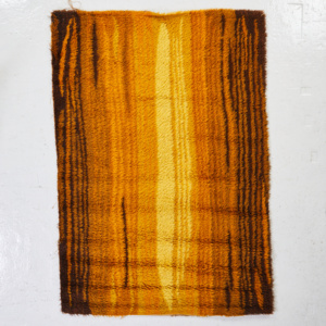 Sárgás gyapjú szőnyeg