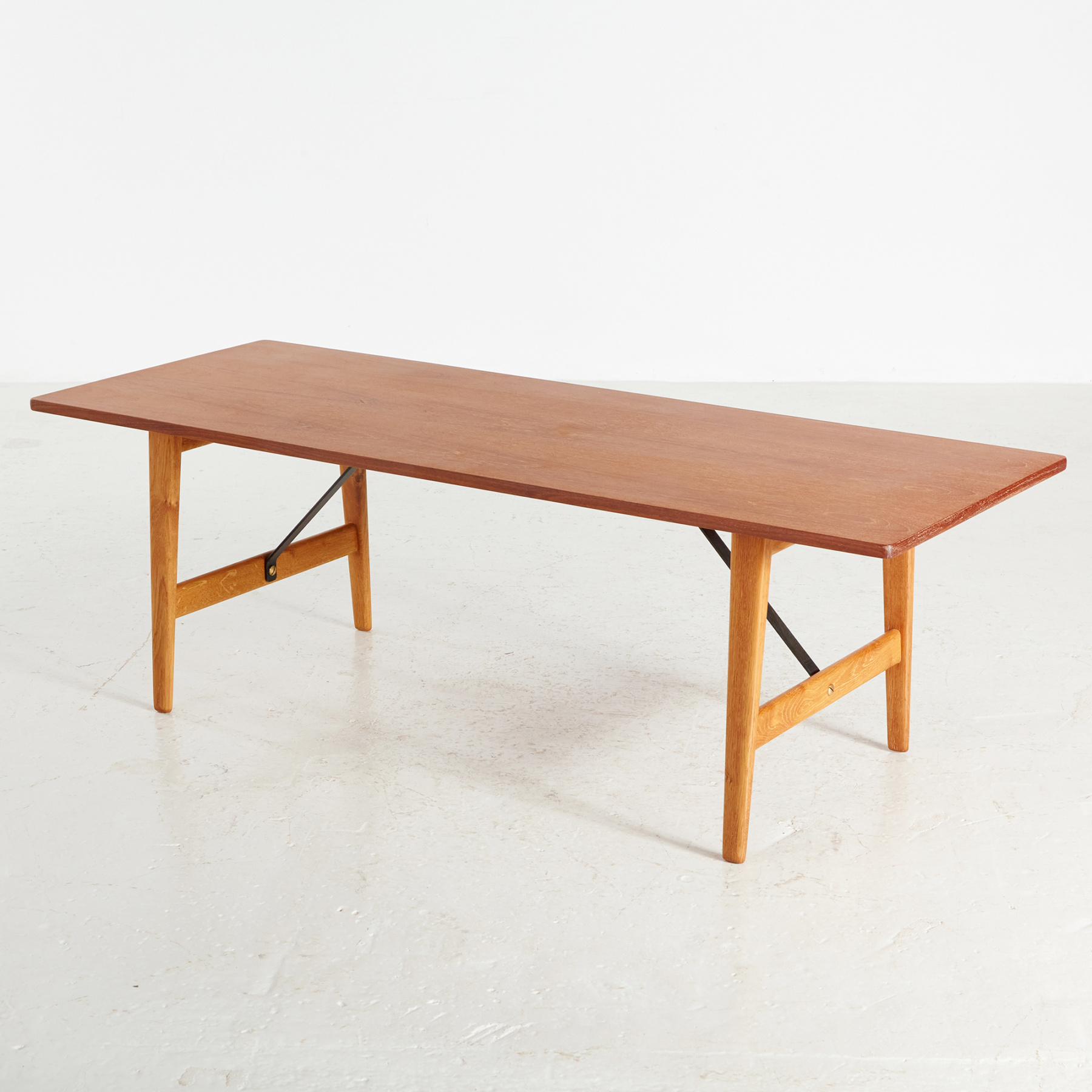 Hunting coffee table by Børge Mogensen for Frederica - Image 2