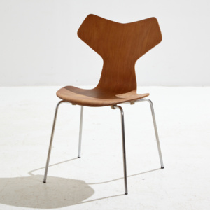 Grand Prix 3130 chair by Arne Jacobsen for Fritz Hansen
