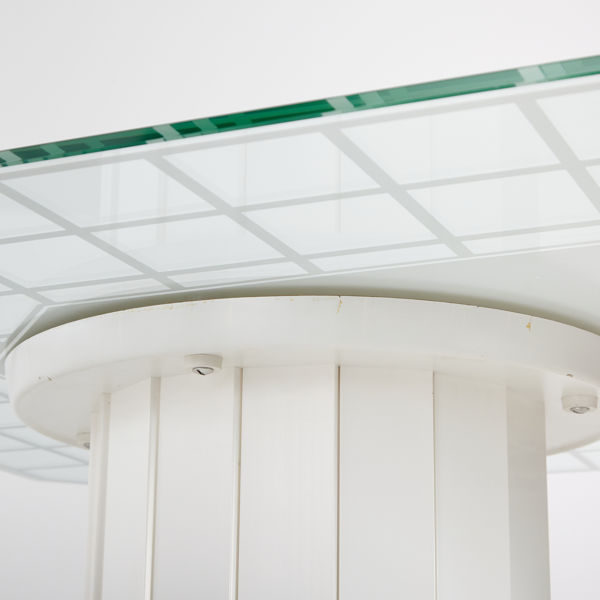 Werzalit dining table - Image 5