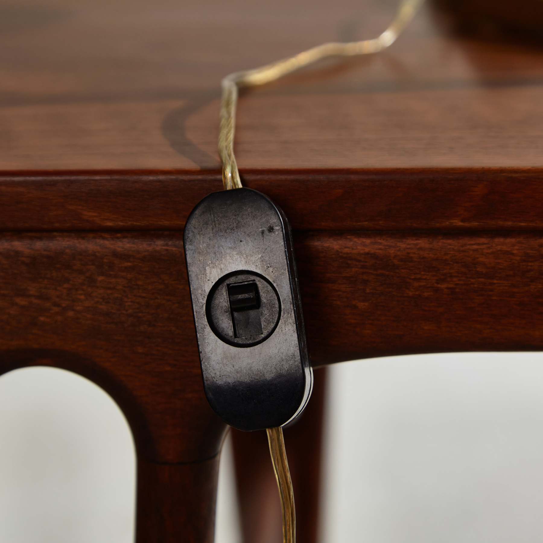 Tommaso Barbi sárgaréz asztali lámpa - Image 14