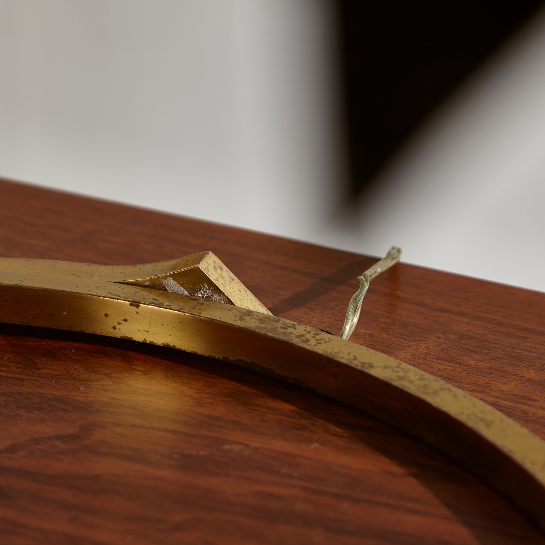 Tommaso Barbi sárgaréz asztali lámpa - Image 3