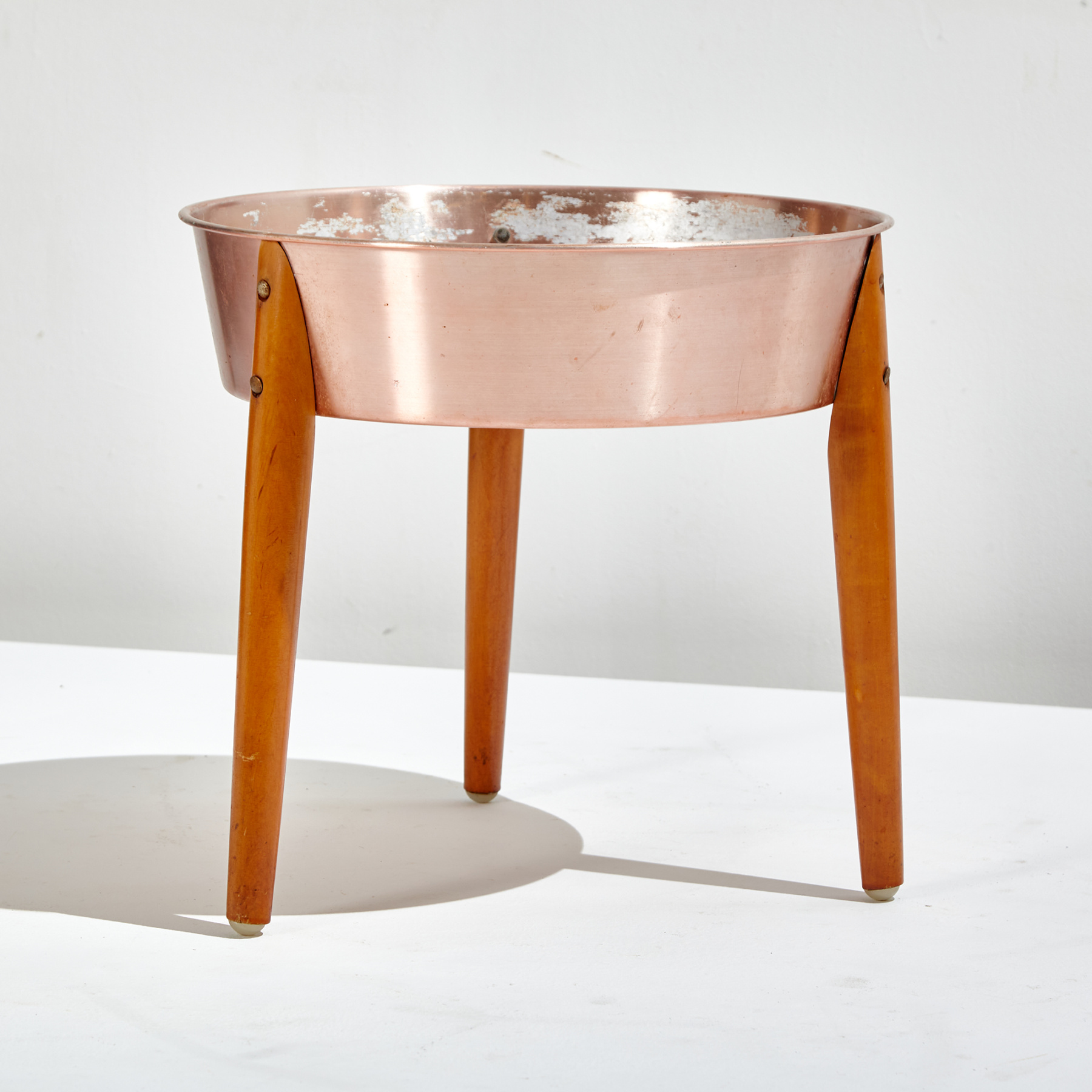 Aluminum plant holder on beech legs - Image 2