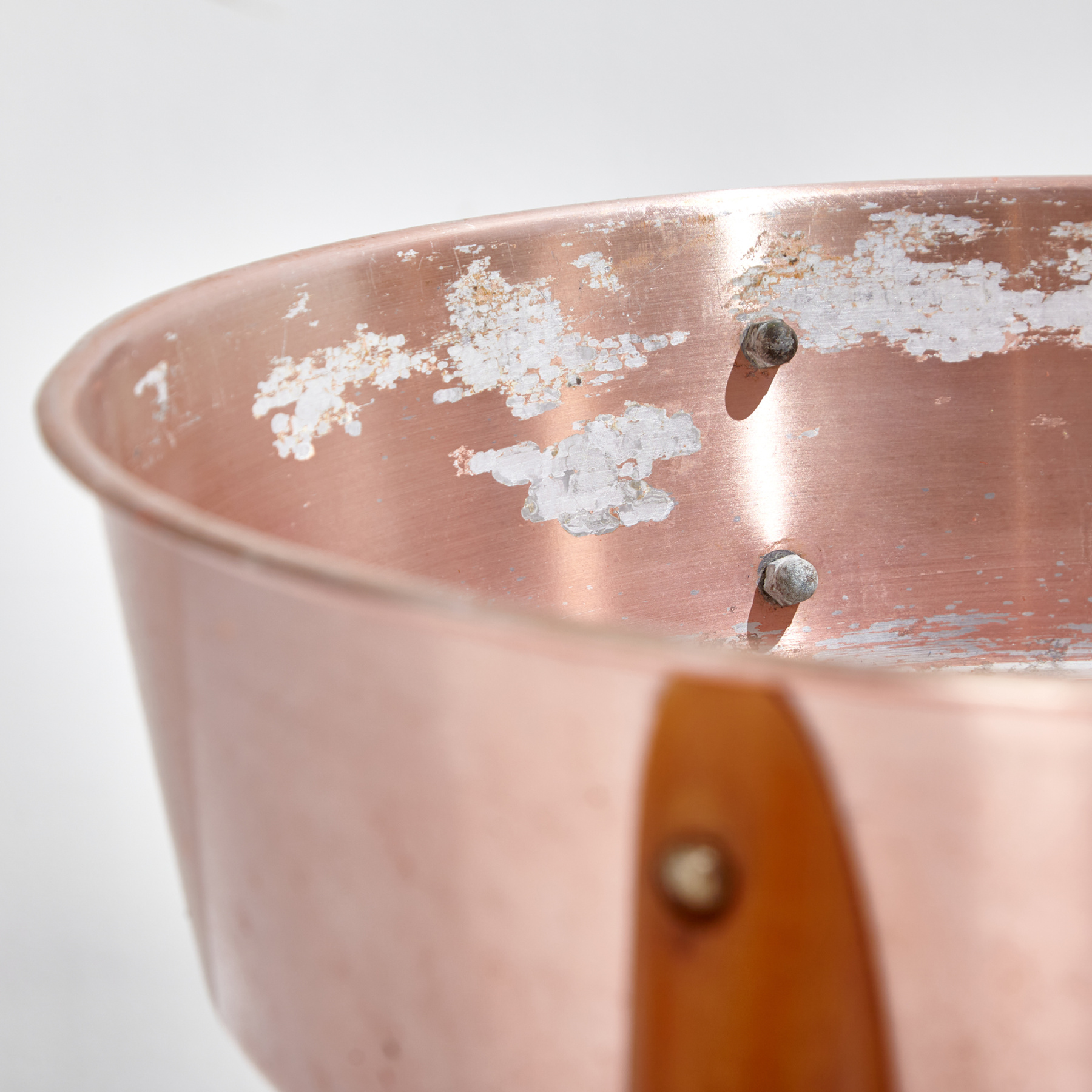 Aluminum plant holder on beech legs - Image 3