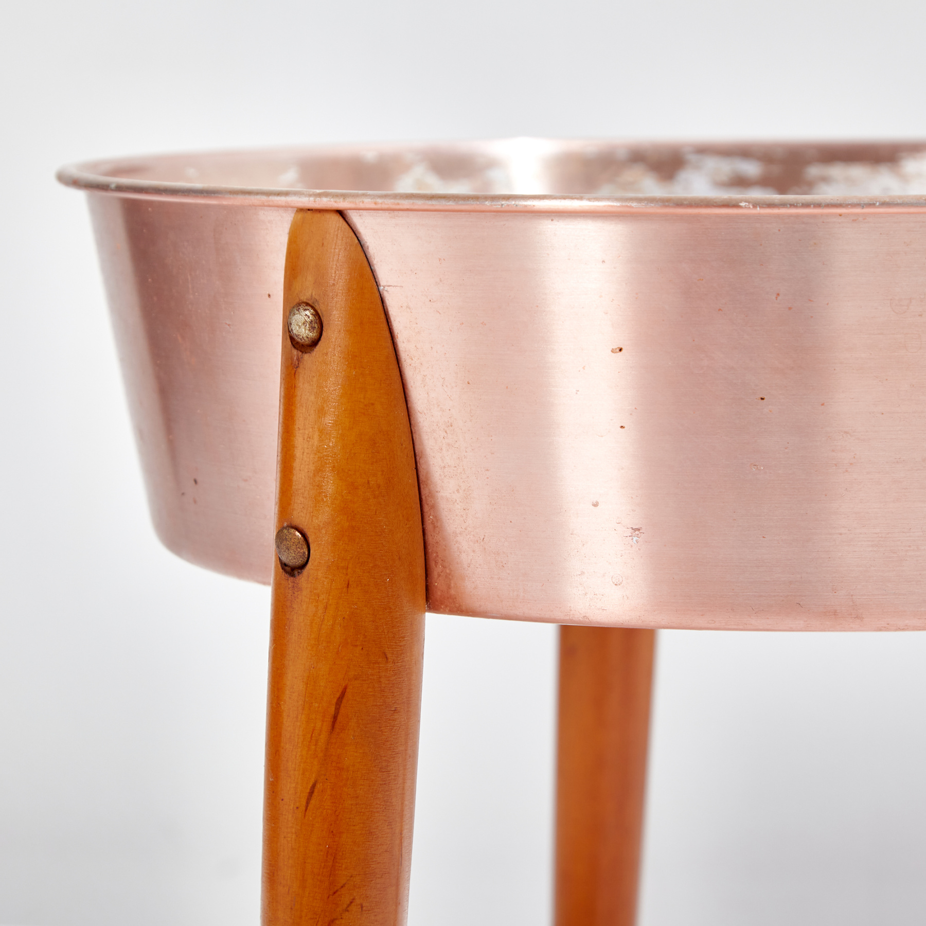 Aluminum plant holder on beech legs - Image 4