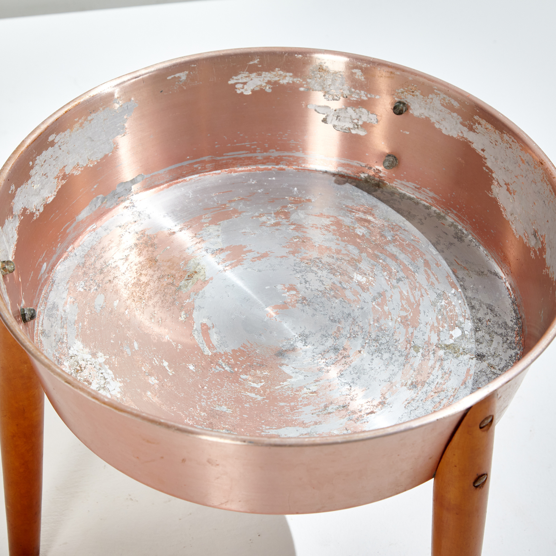 Aluminum plant holder on beech legs - Image 6