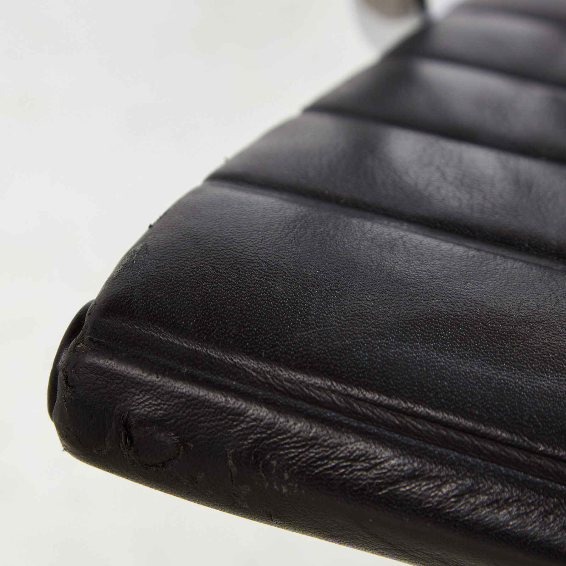 EA108 office swivel chair by Charles & Ray Eames for Vitra - Image 18