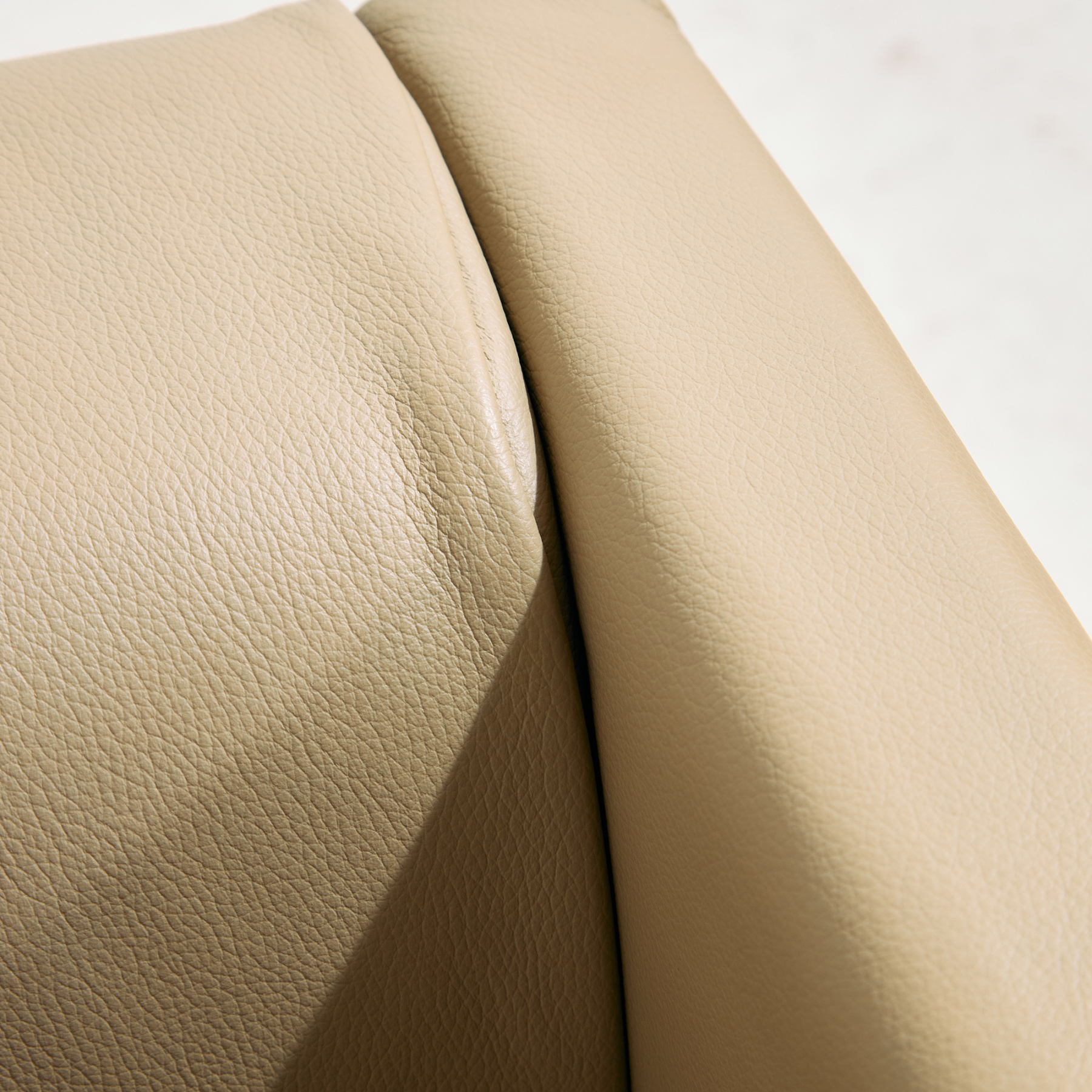 Kensaku Oshiro Brix fotel - Image 11