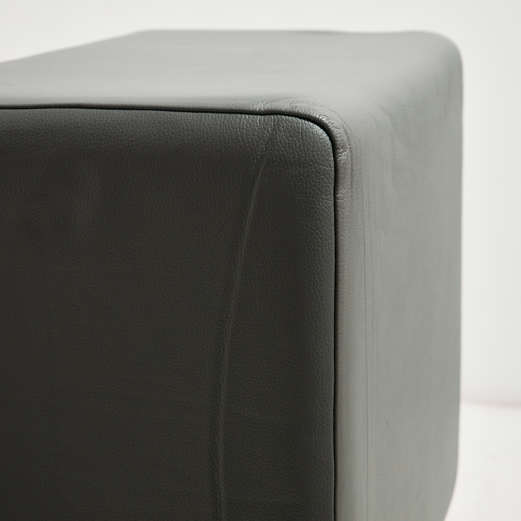 Kensaku Oshiro Brix fotel - Image 17