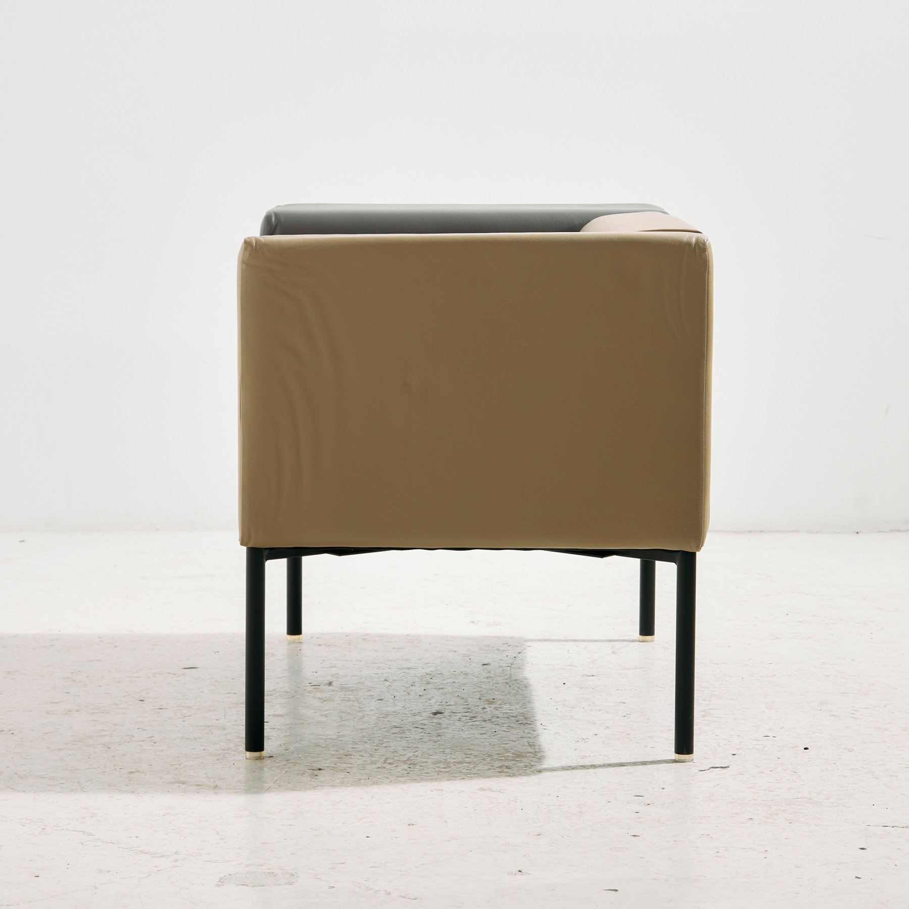 Kensaku Oshiro Brix fotel - Image 5