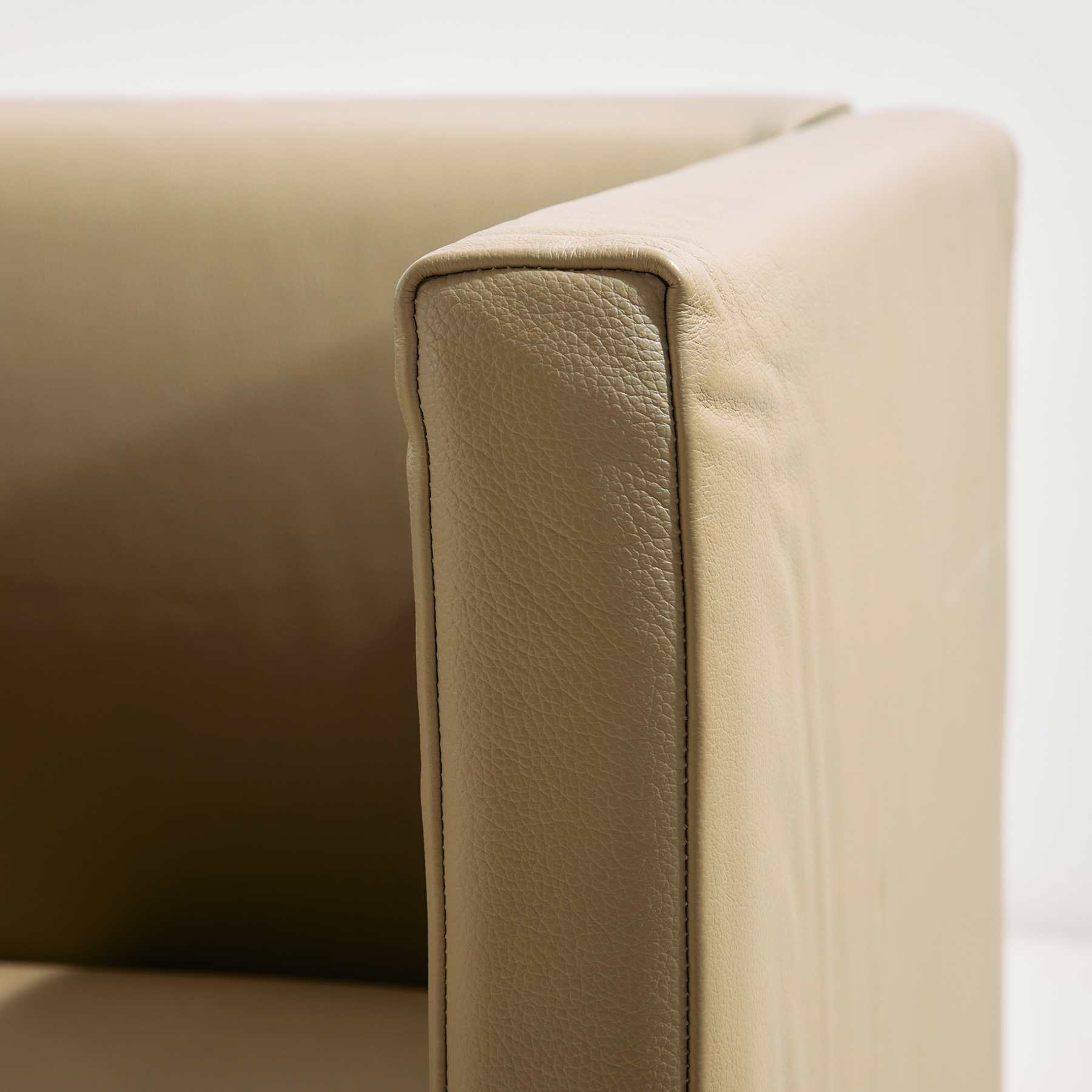 Kensaku Oshiro Brix fotel - Image 7