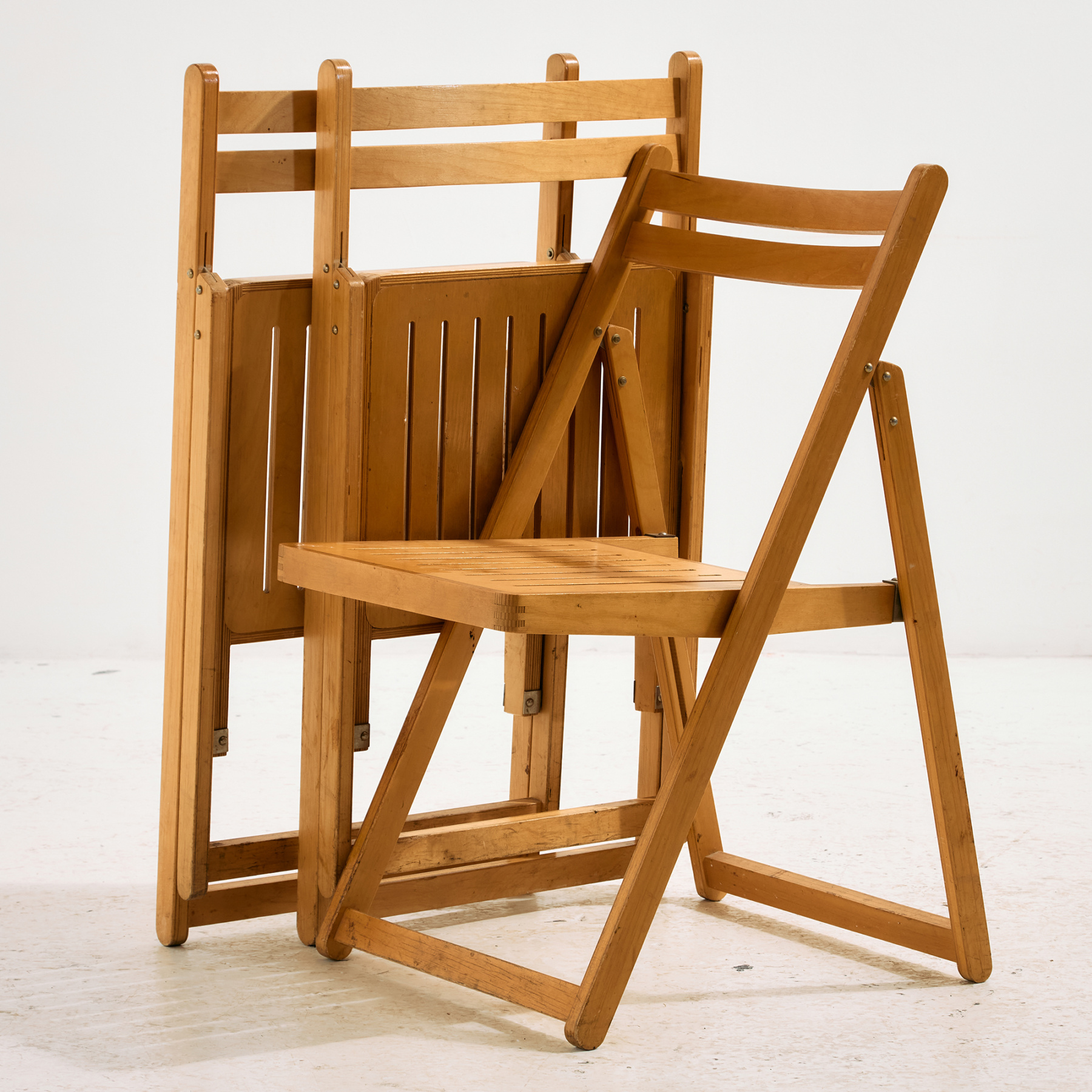Foldable beech chair - Image 2