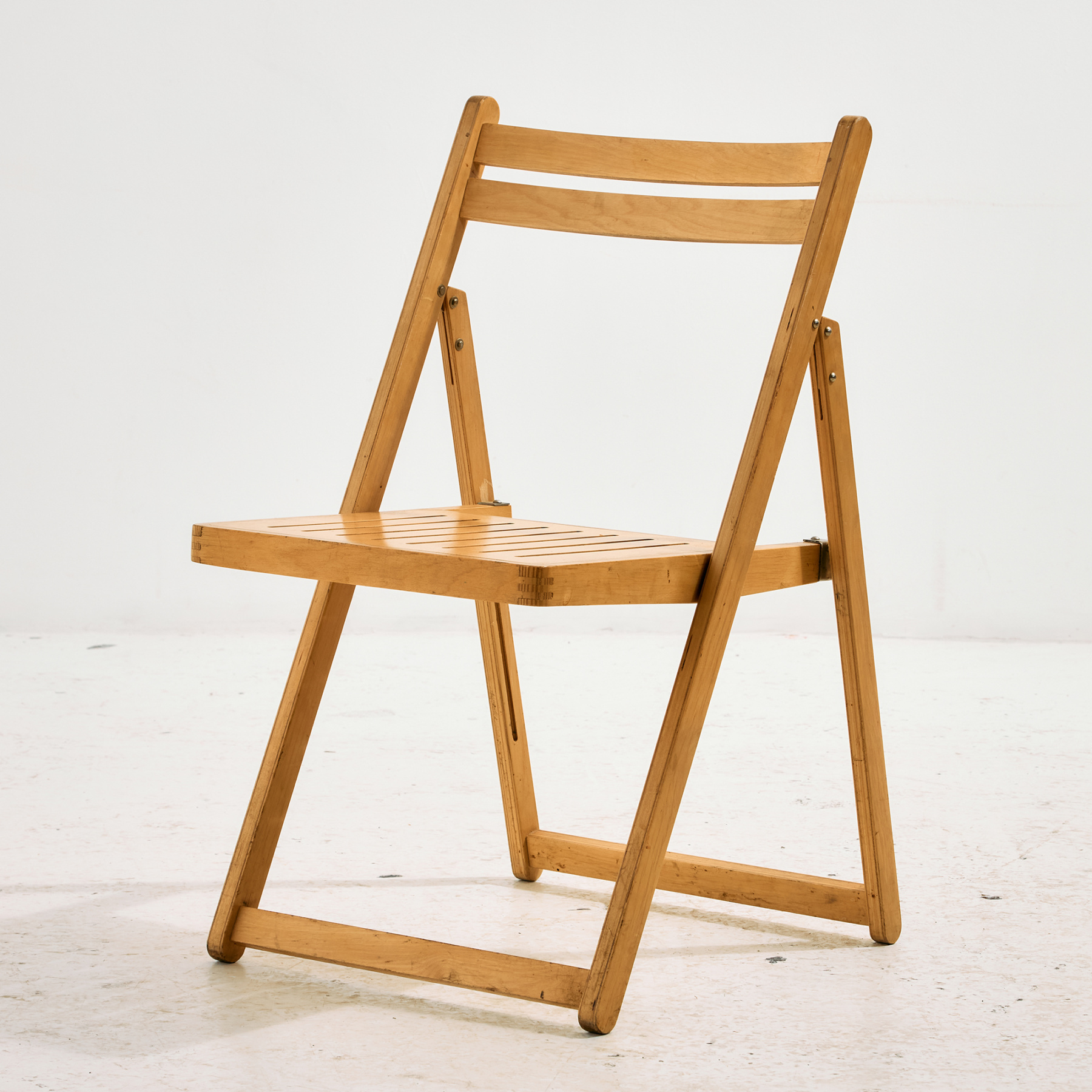 Foldable beech chair - Image 3
