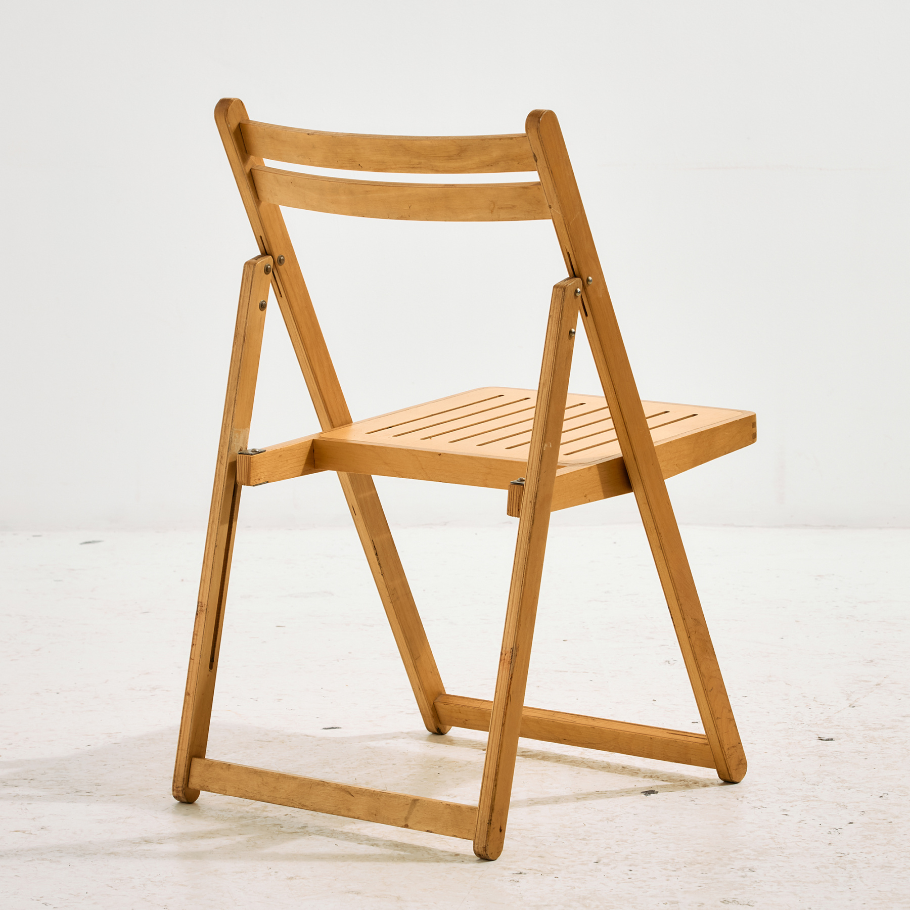 Foldable beech chair - Image 4