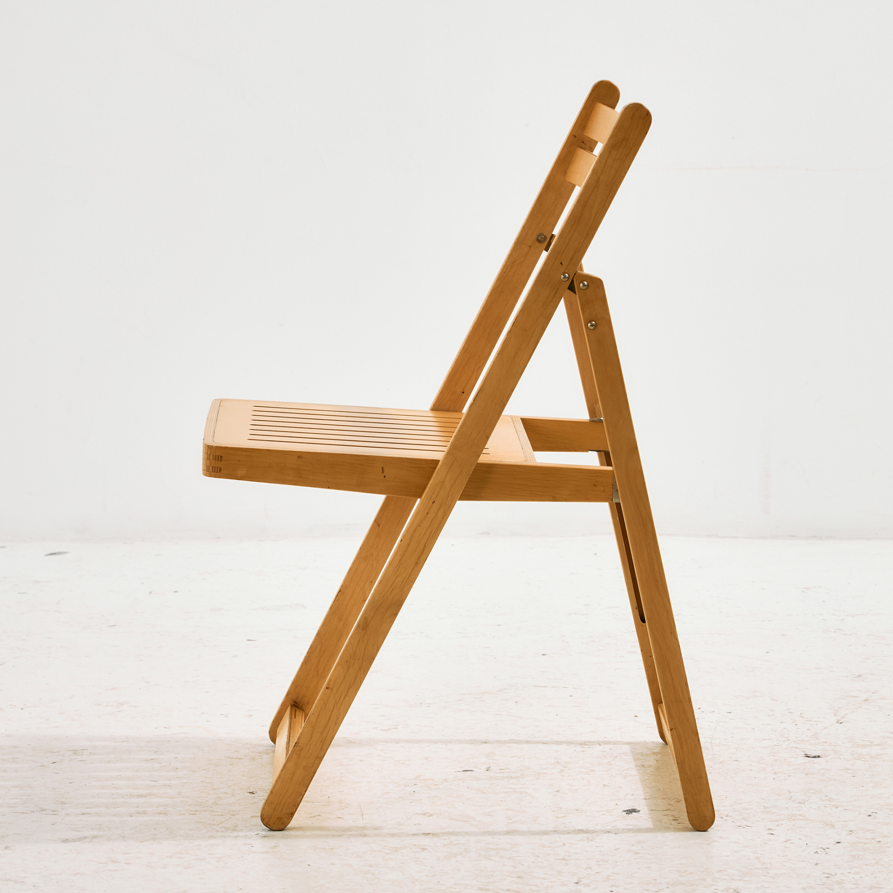 Foldable beech chair - Image 5