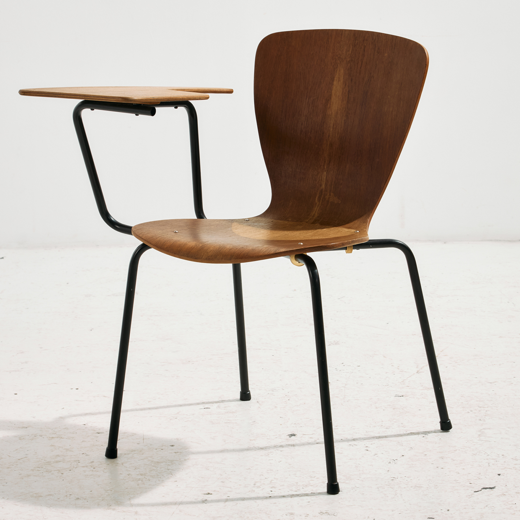 Teak chair with writing tablet - Image 2