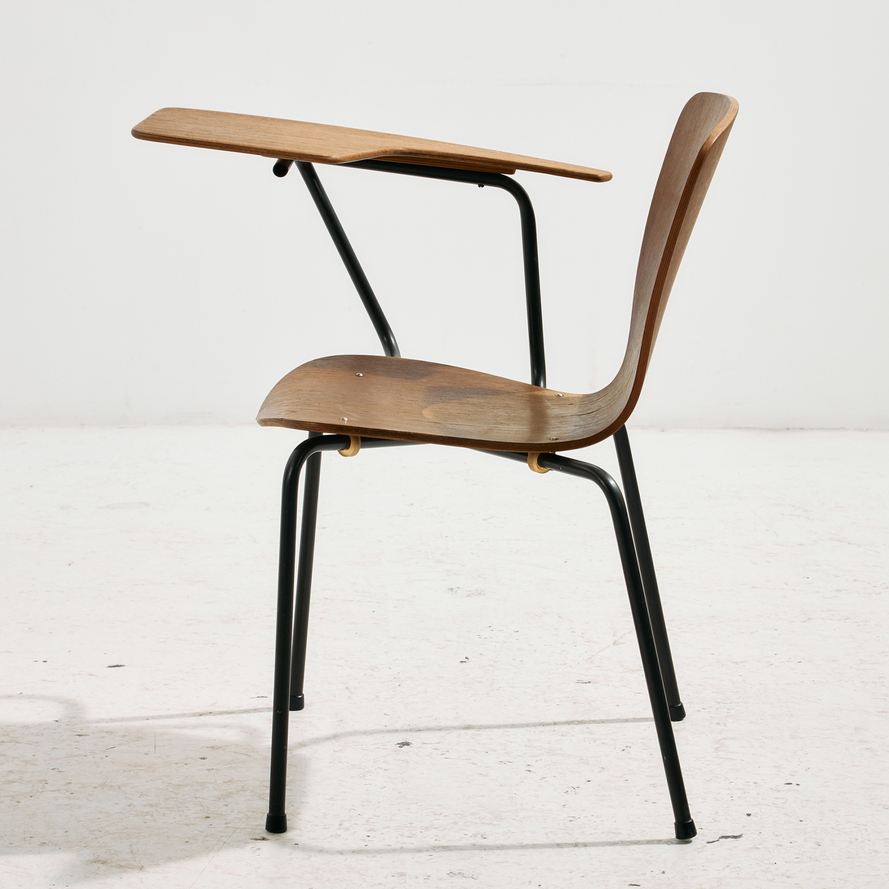 Teak chair with writing tablet - Image 4