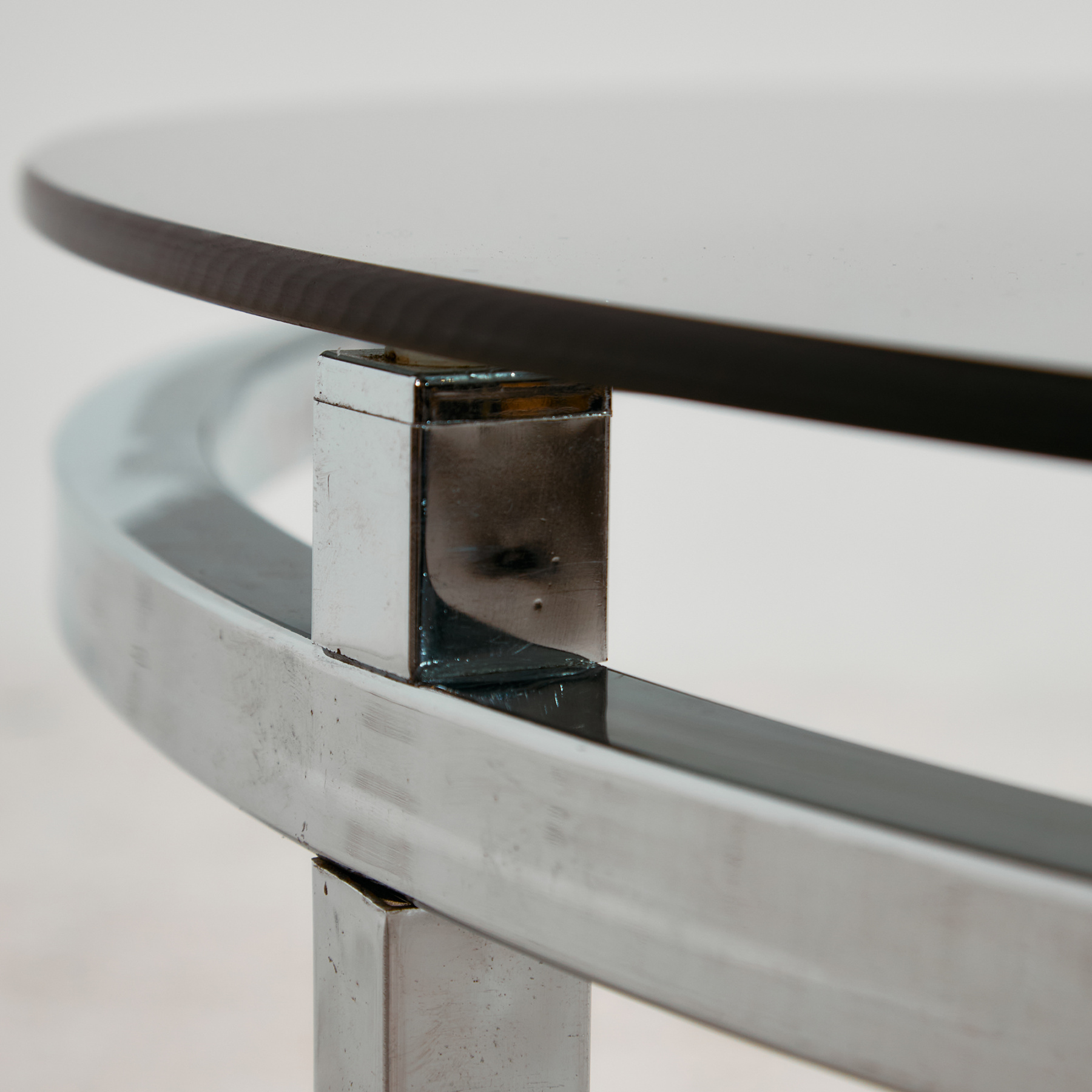 Chrome and glass coffee table - Image 5