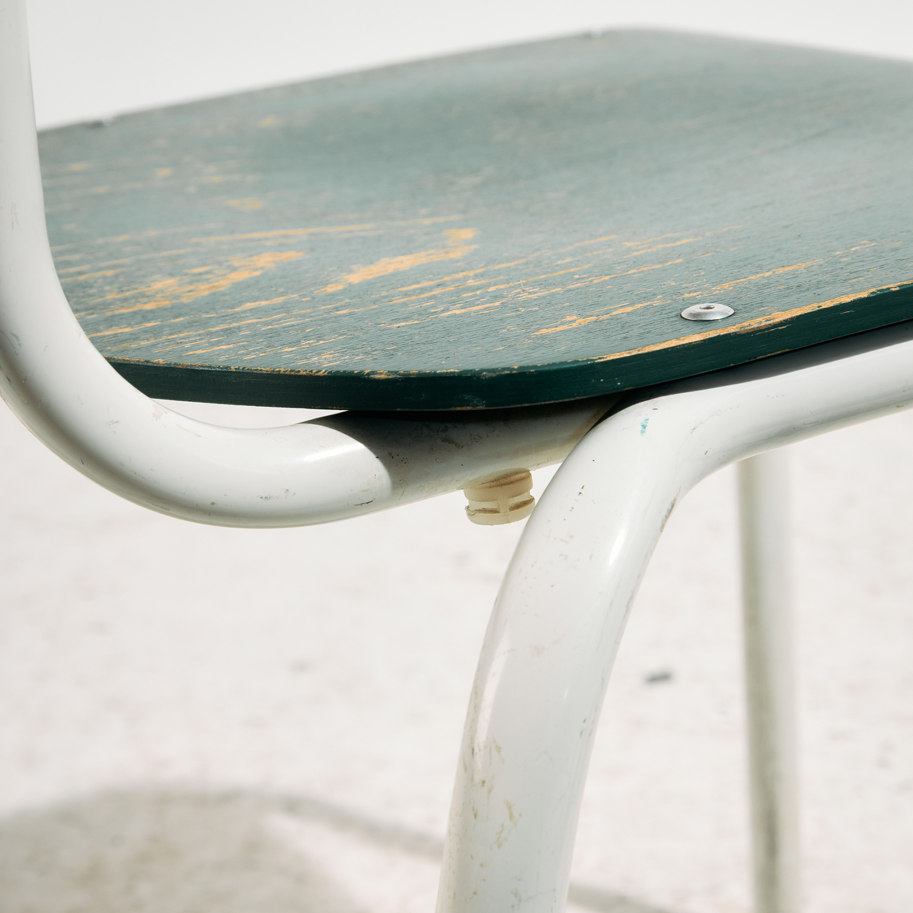 Metal frame chair - Image 17