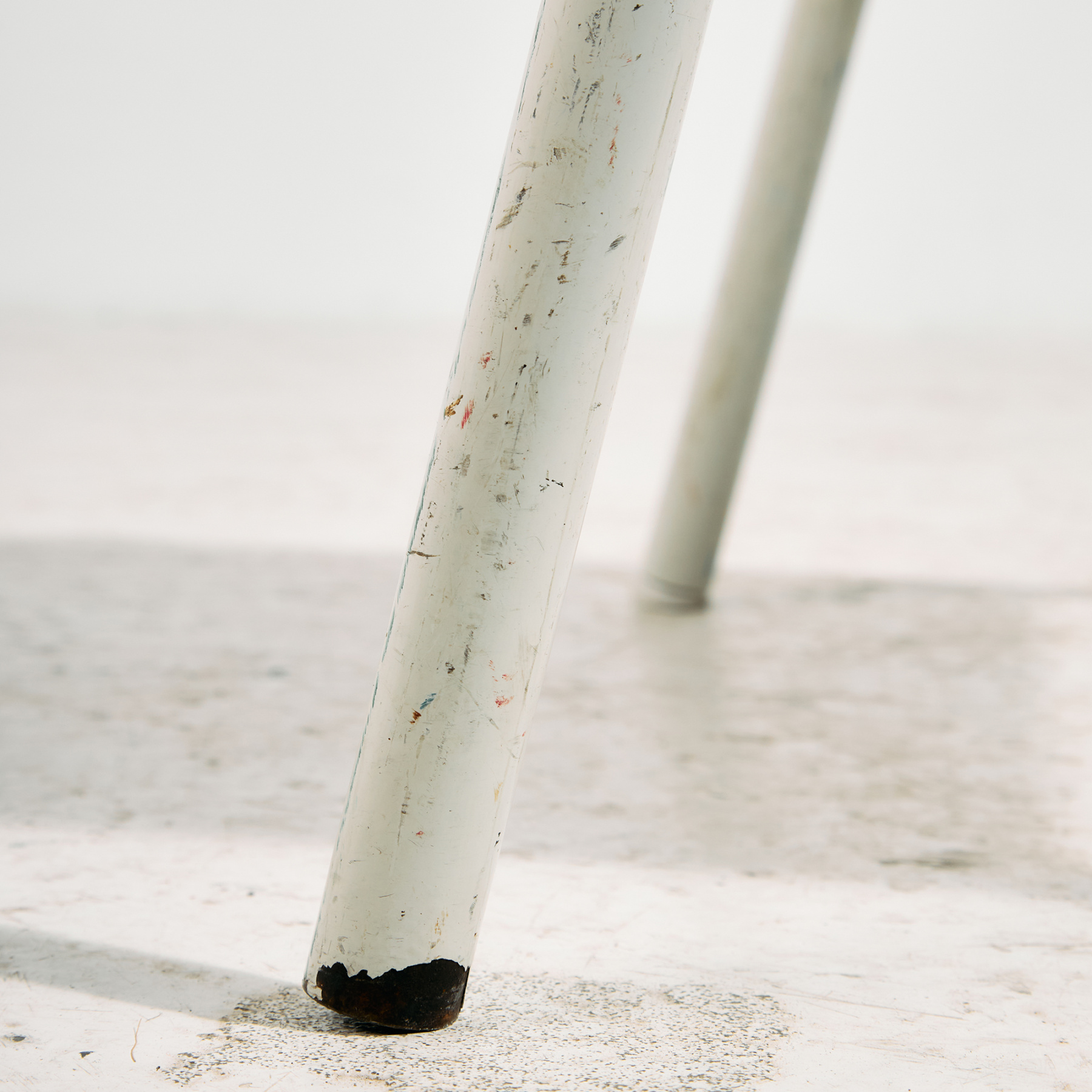 Metal frame chair - Image 19