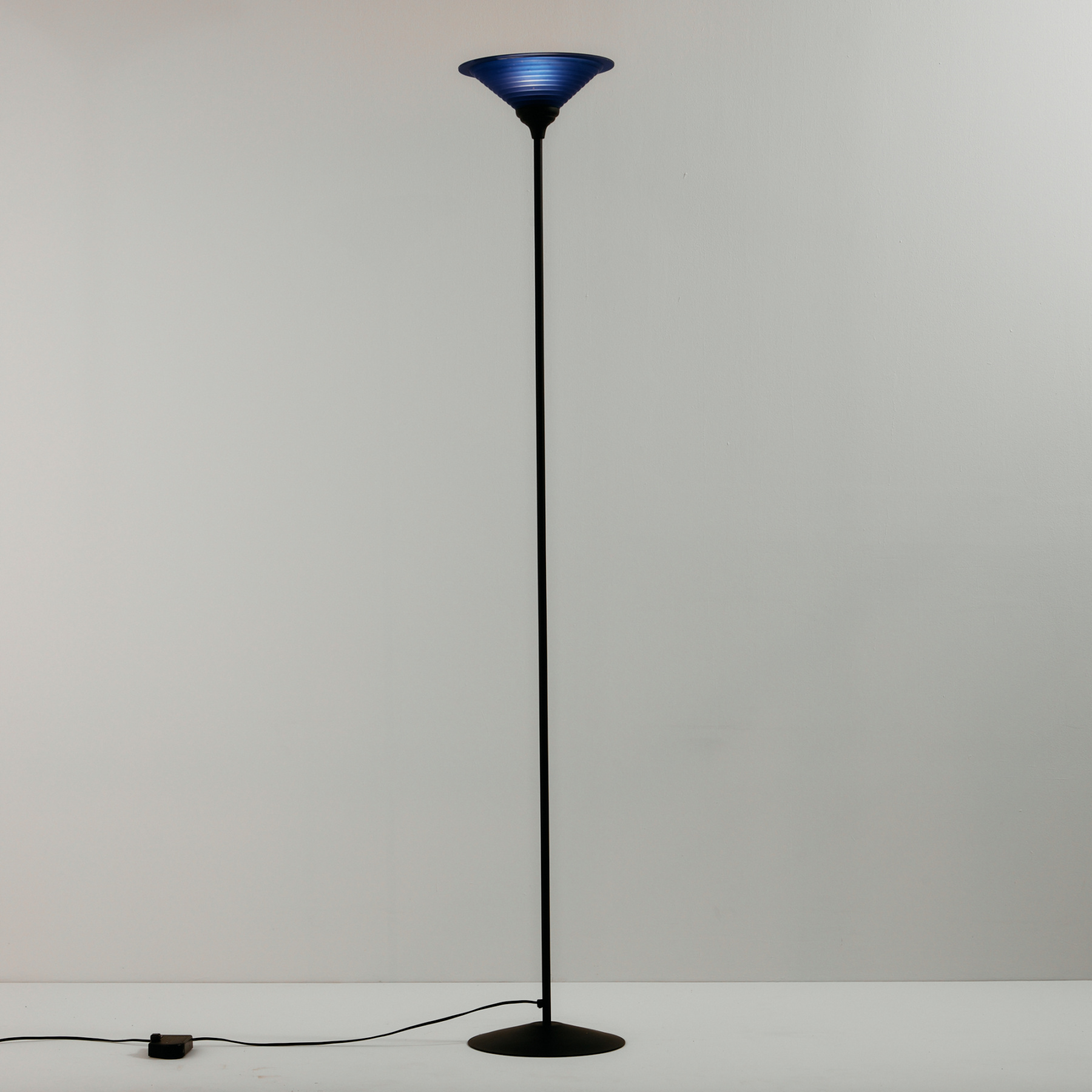 Postmodern style floor lamp - Image 2