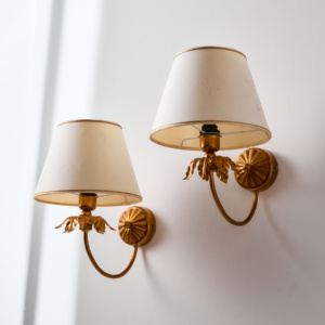 Gold-painted wall lamp