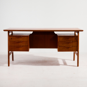 Gunni Omann Modell 75 teak íróasztal
