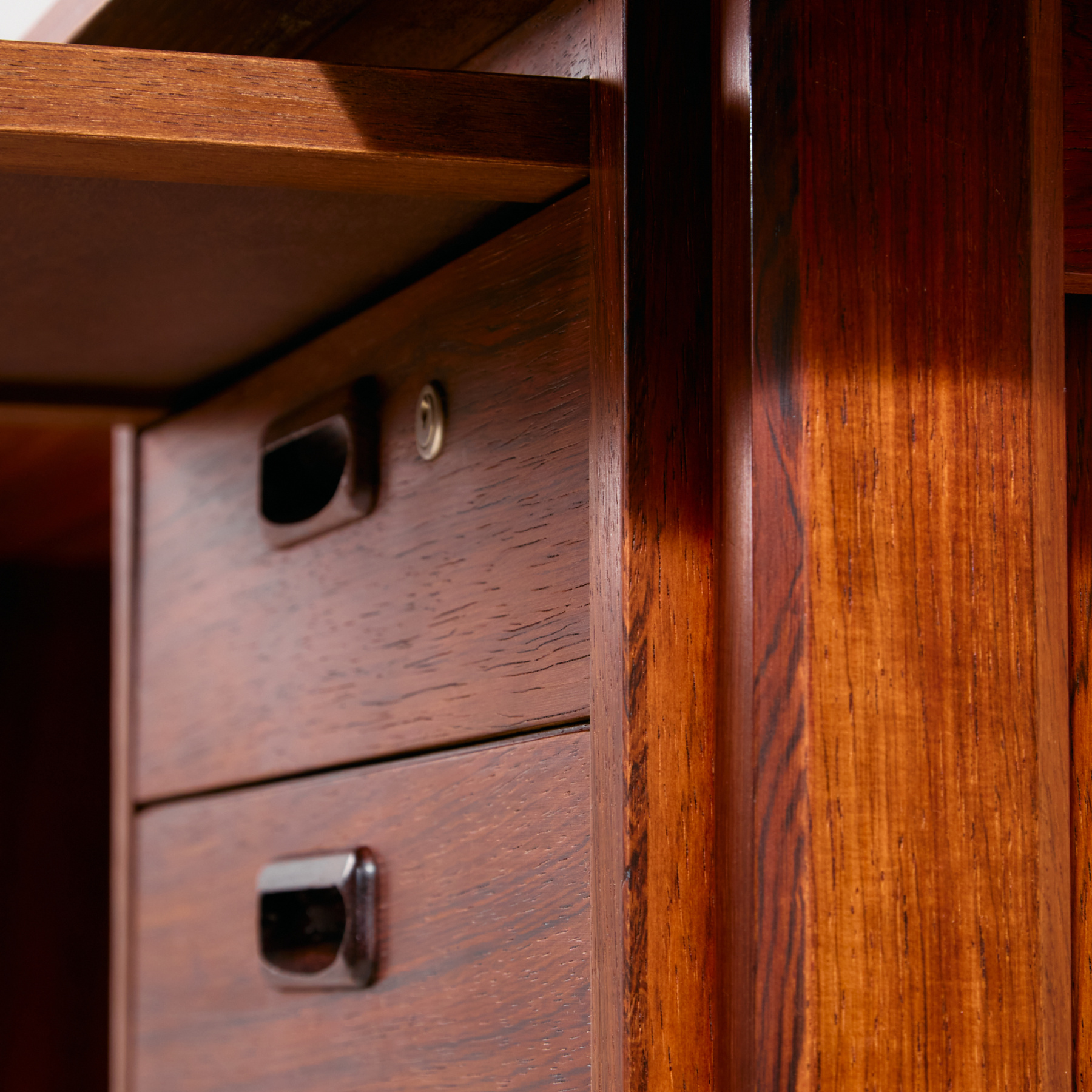 Arne Vodder Modell 207 rózsafa íróasztal - Image 21