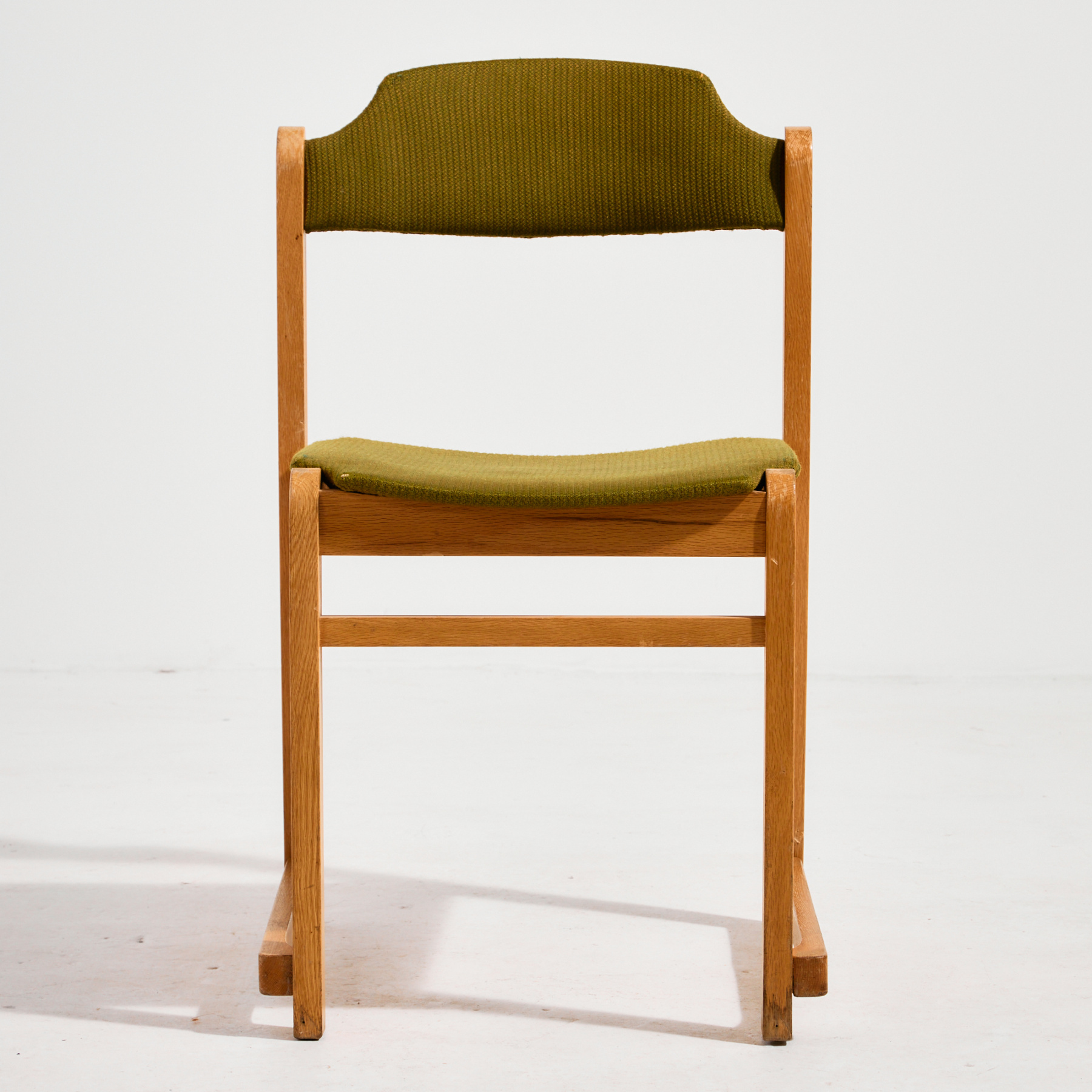 Rakásolható bükk szék - Image 4