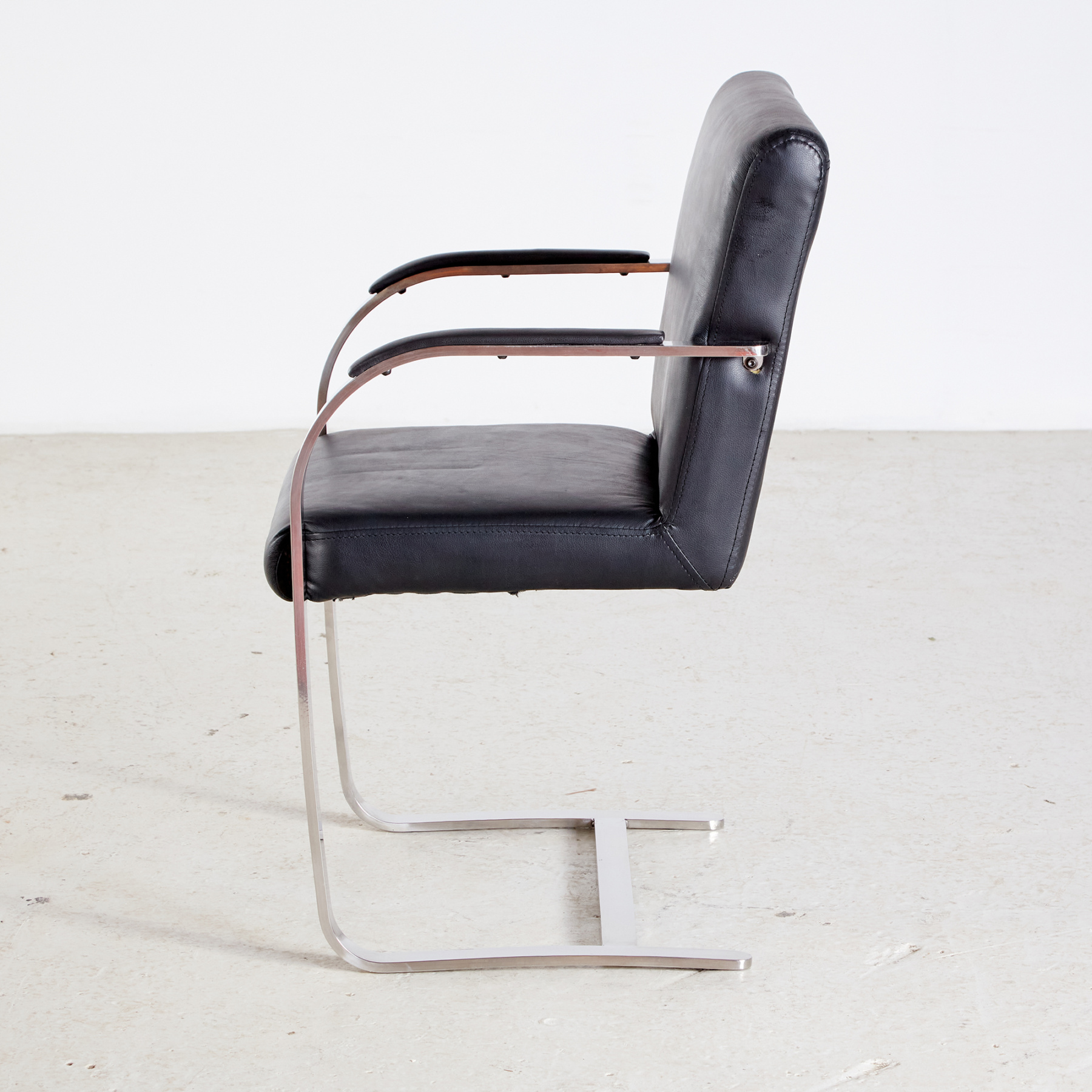 Steel armchair with leather upholstery - Image 4