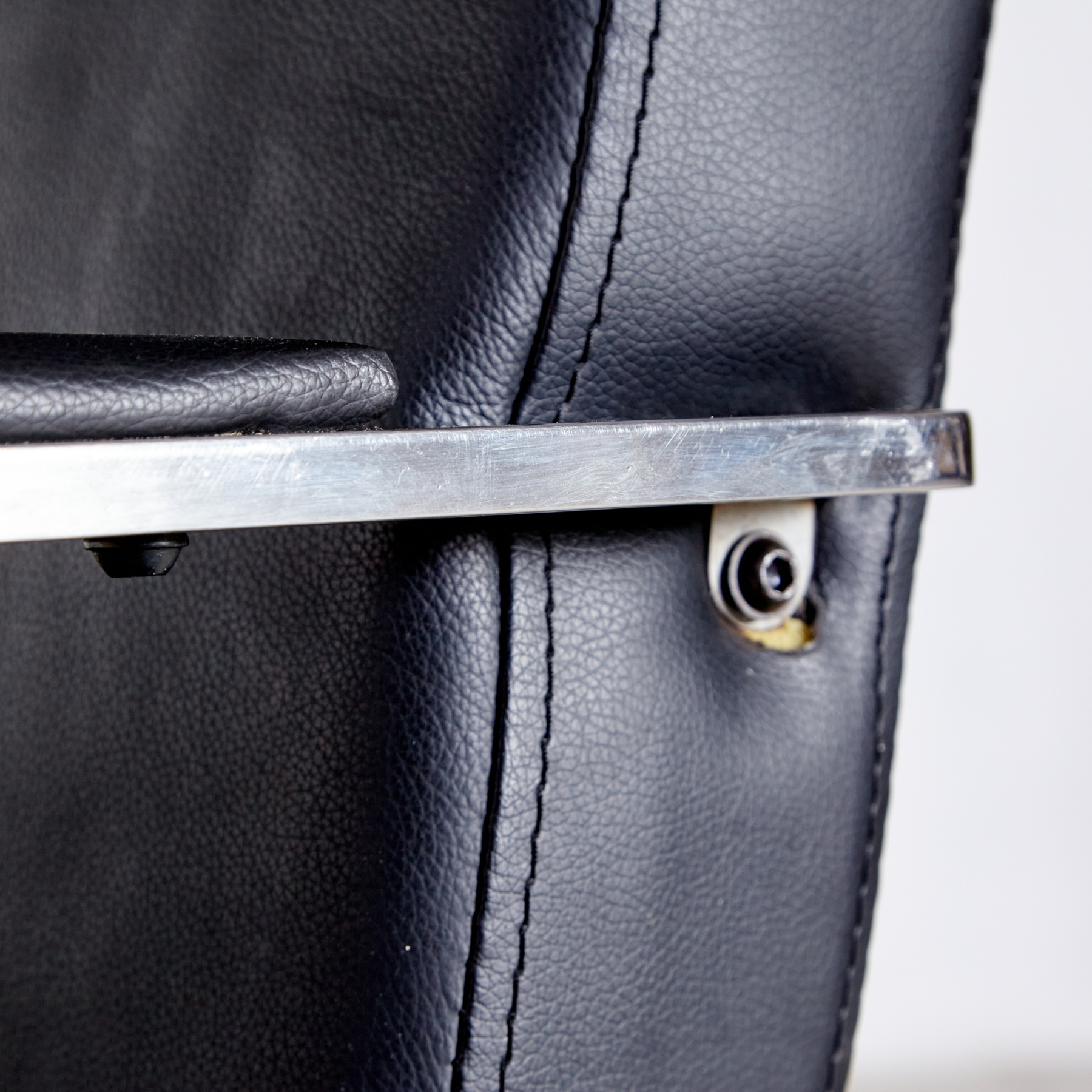 Steel armchair with leather upholstery - Image 6