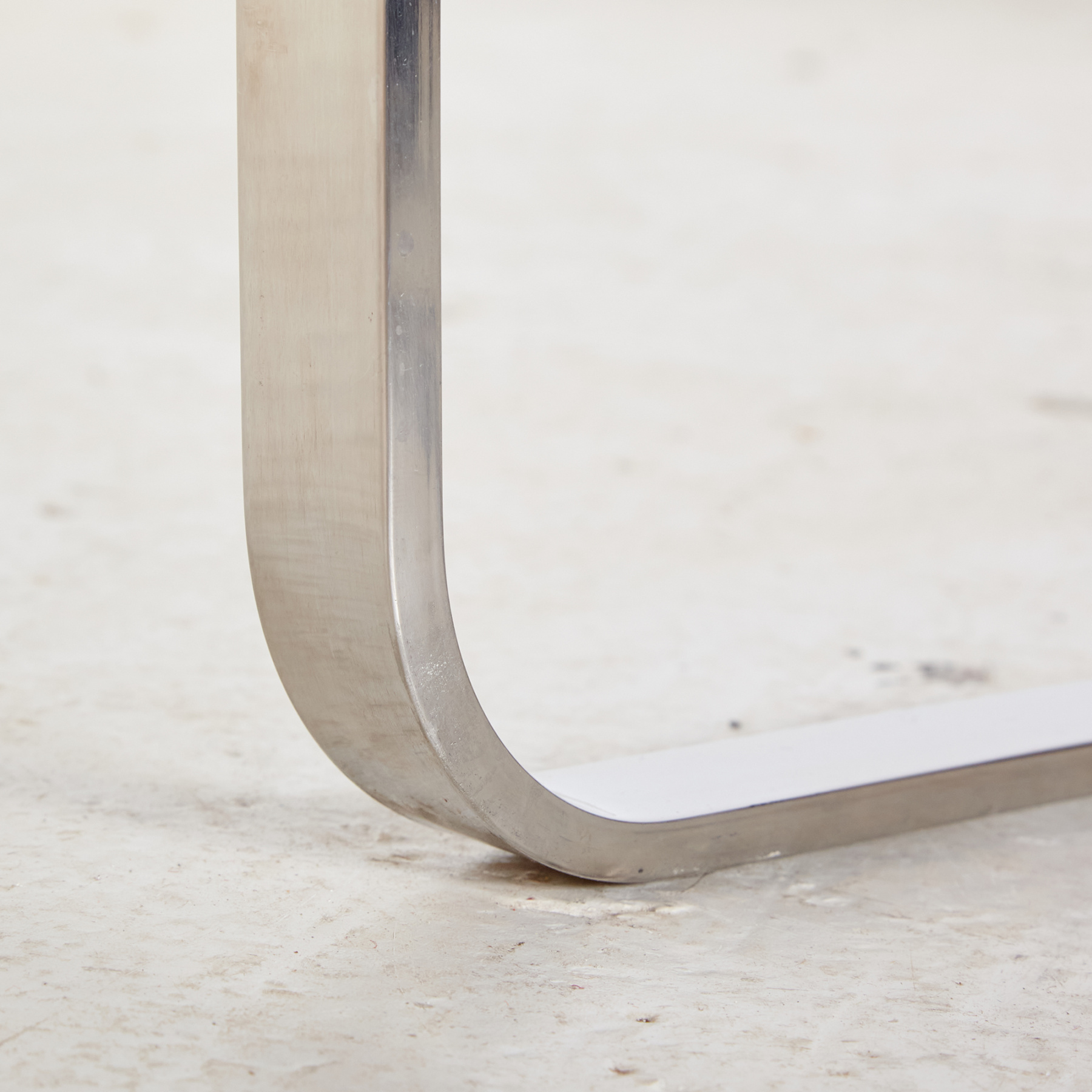 Steel armchair with leather upholstery - Image 8