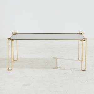 Fém és üveg dohányzóasztal