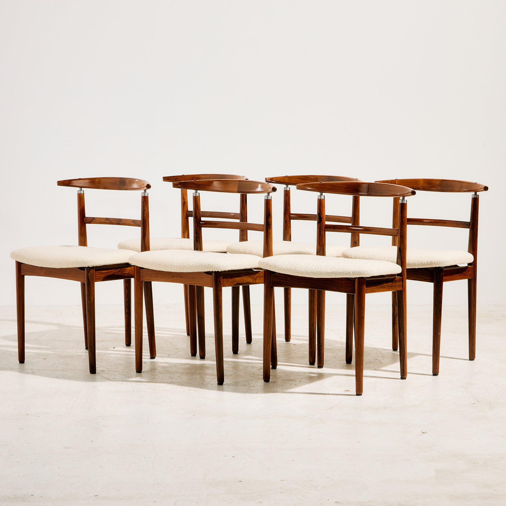Helge Sibast és Børge Rammerskov Modell 465 felújított rózsafa étkezőszék, 6 darabos szett