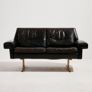 Kétszemélyes bőr kanapé