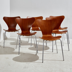 Arne Jacobsen Modell 3107 teak szék