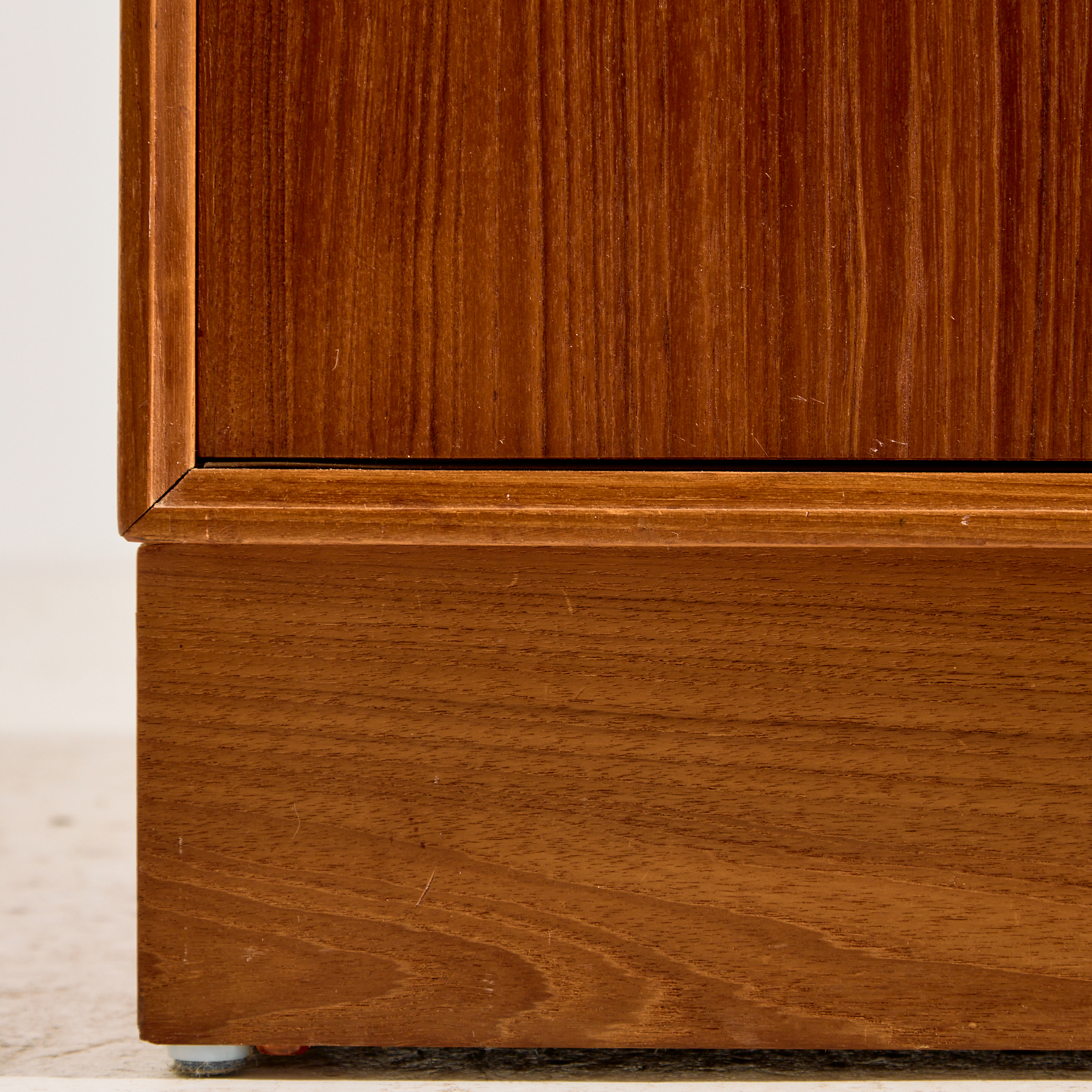Felújított teak sideboard - Image 10