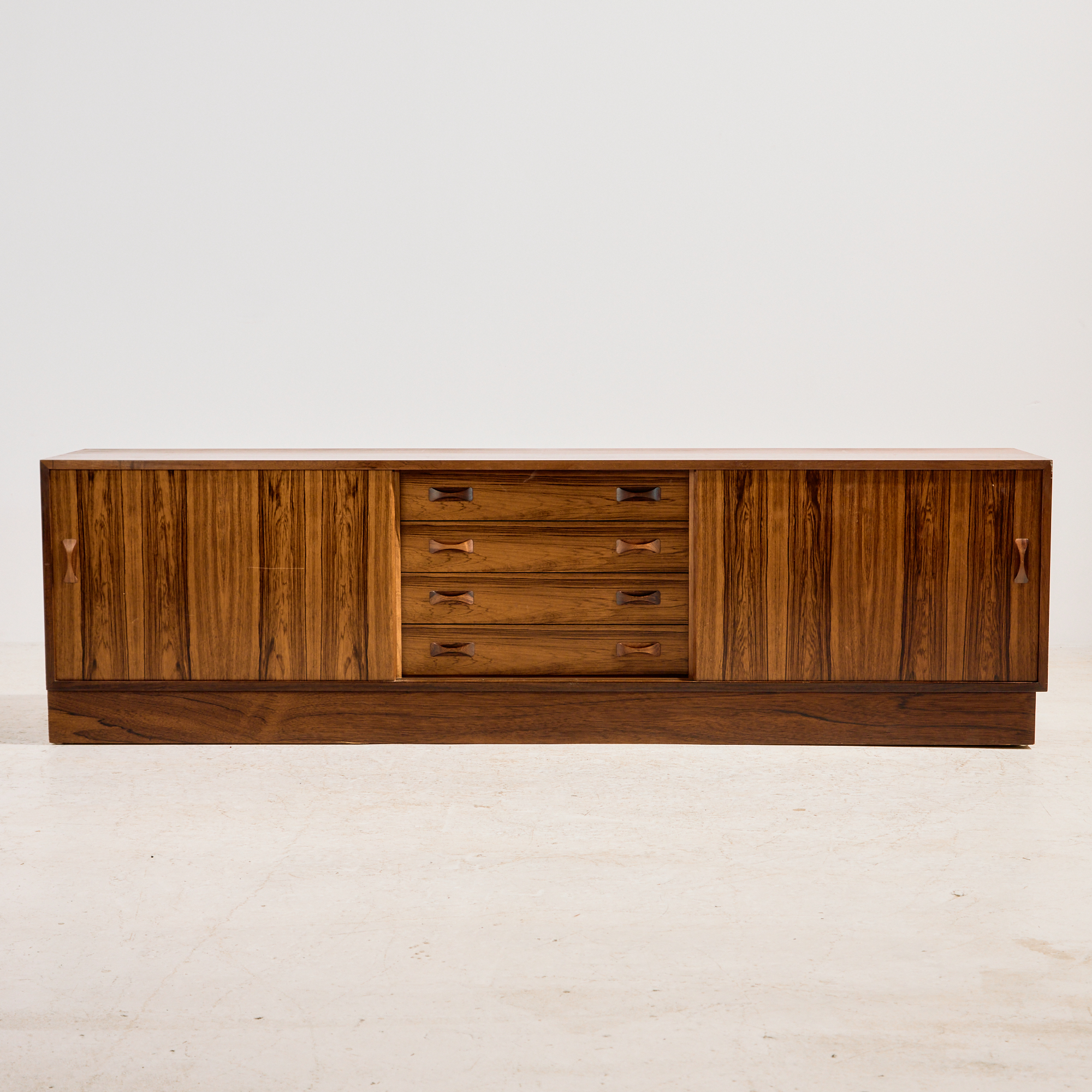 Clausen & Søn rózsafa sideboard