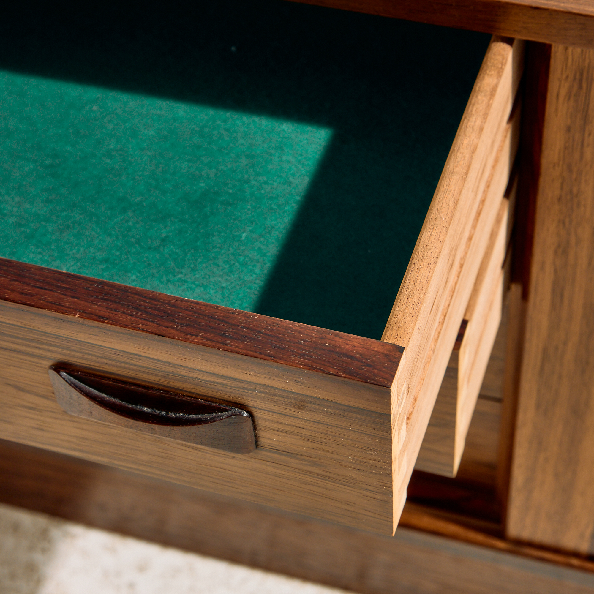 Clausen & Søn rózsafa sideboard - Image 9
