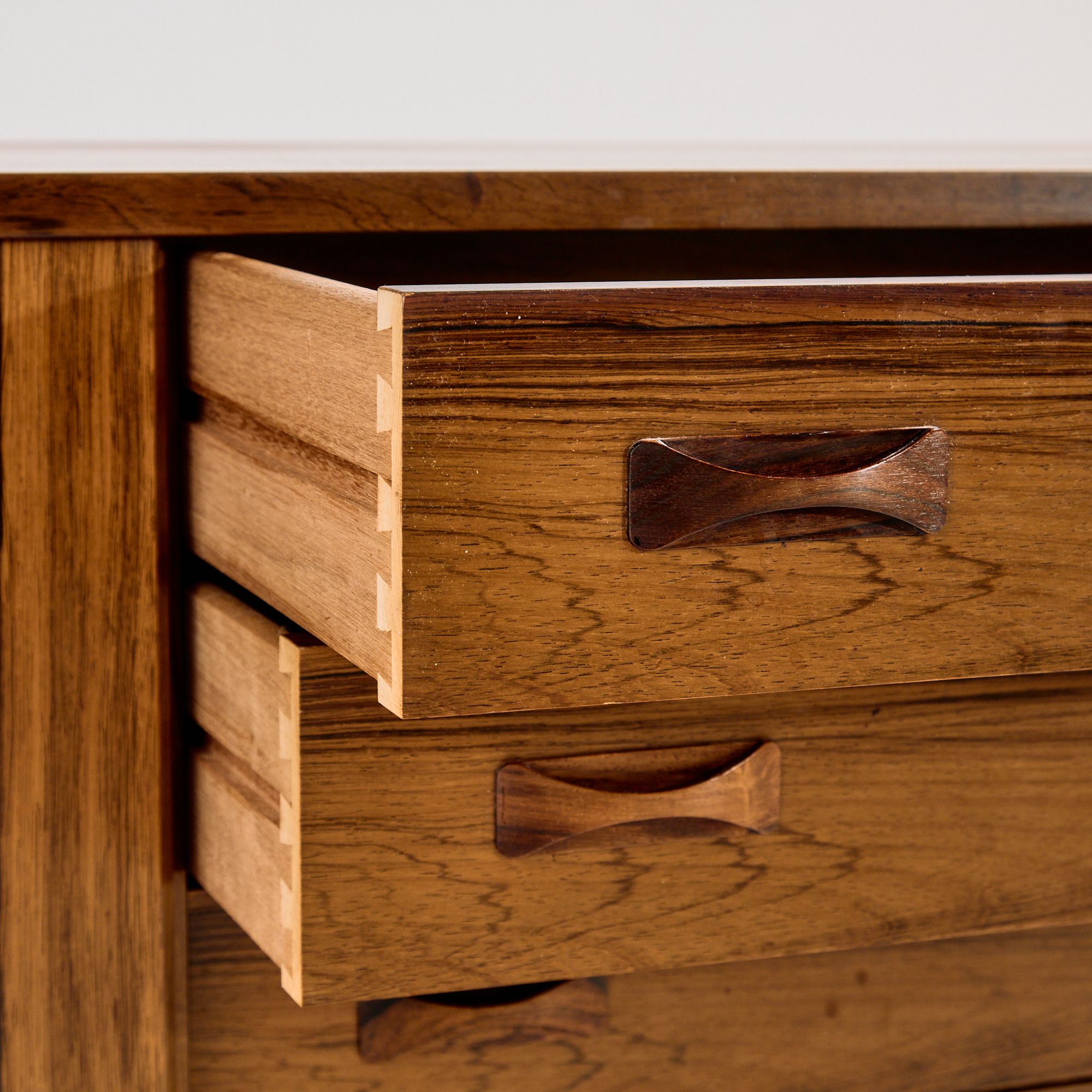 Clausen & Søn rózsafa sideboard - Image 10