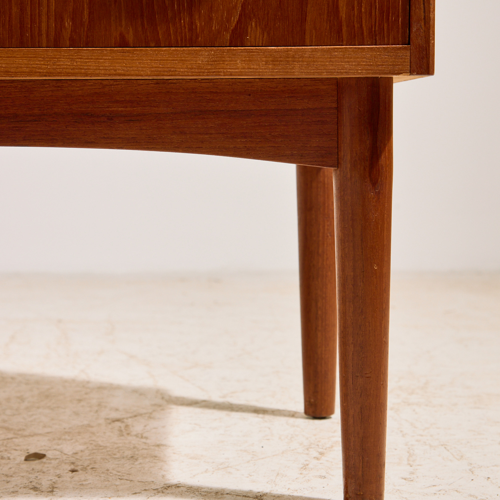 Teak magaskomód - Image 12