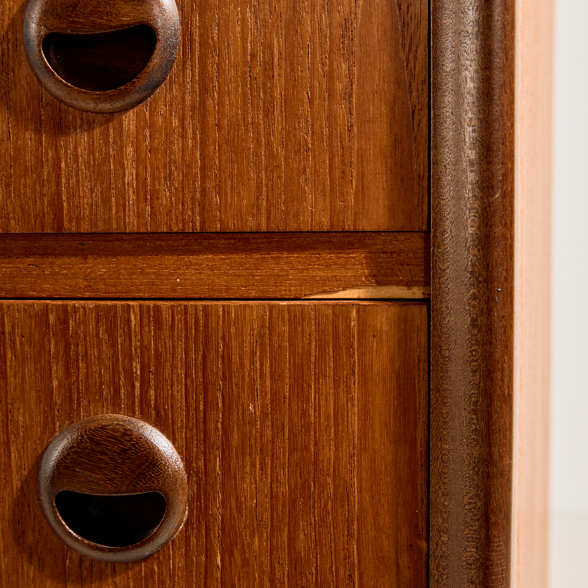 Teak dresser with six drawers - Image 7