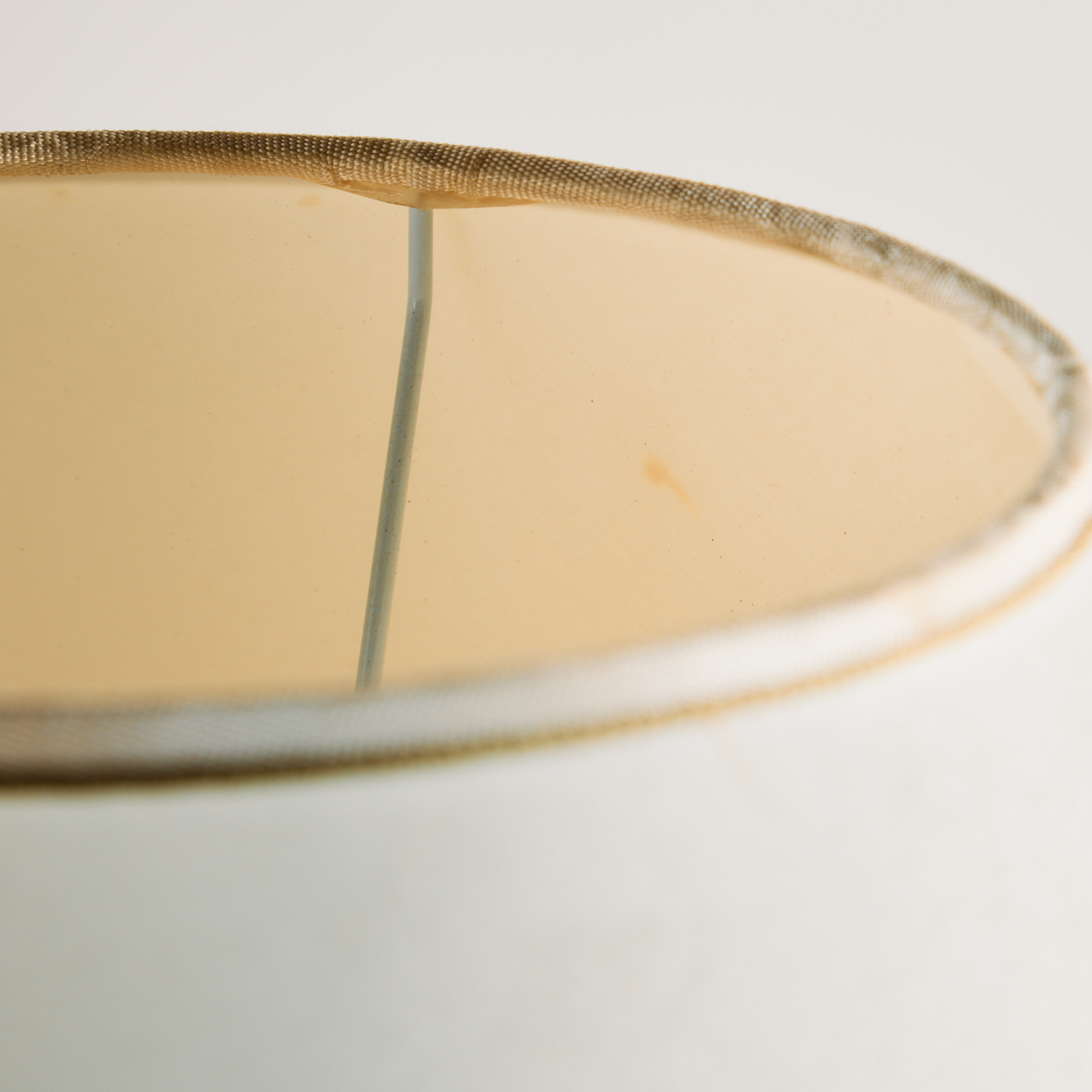 Gold-painted table lamp - Image 4