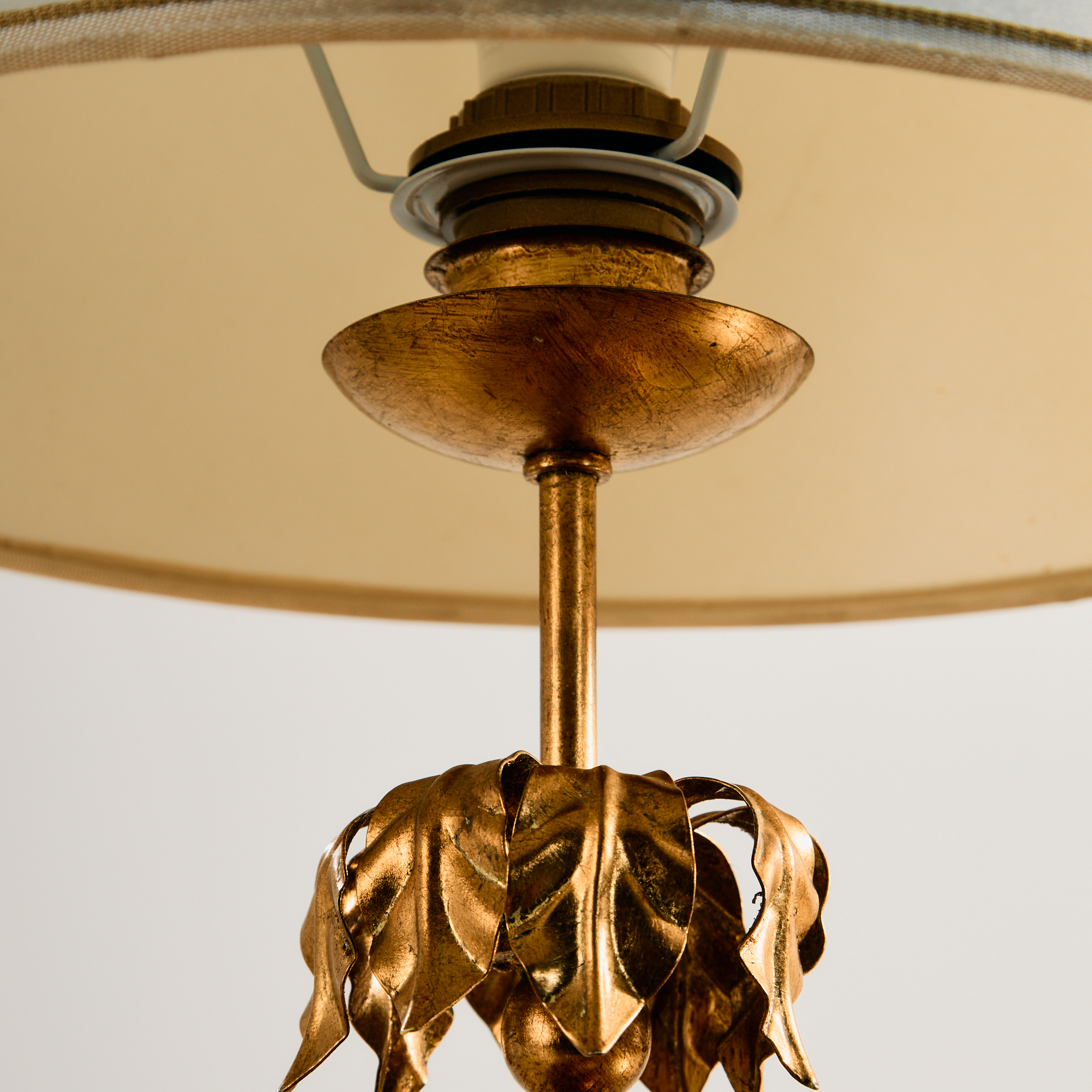 Gold-painted table lamp - Image 6