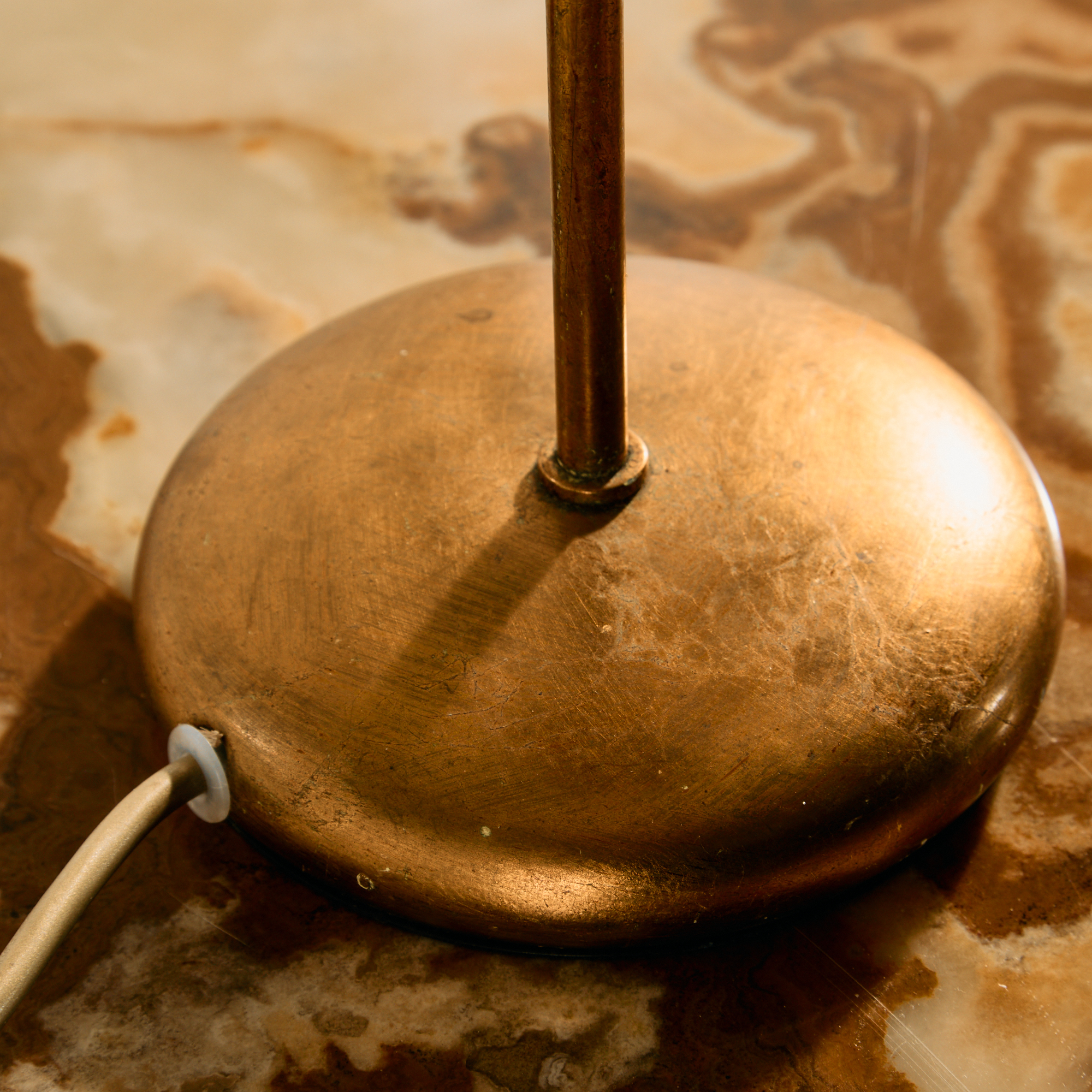 Gold-painted table lamp - Image 8