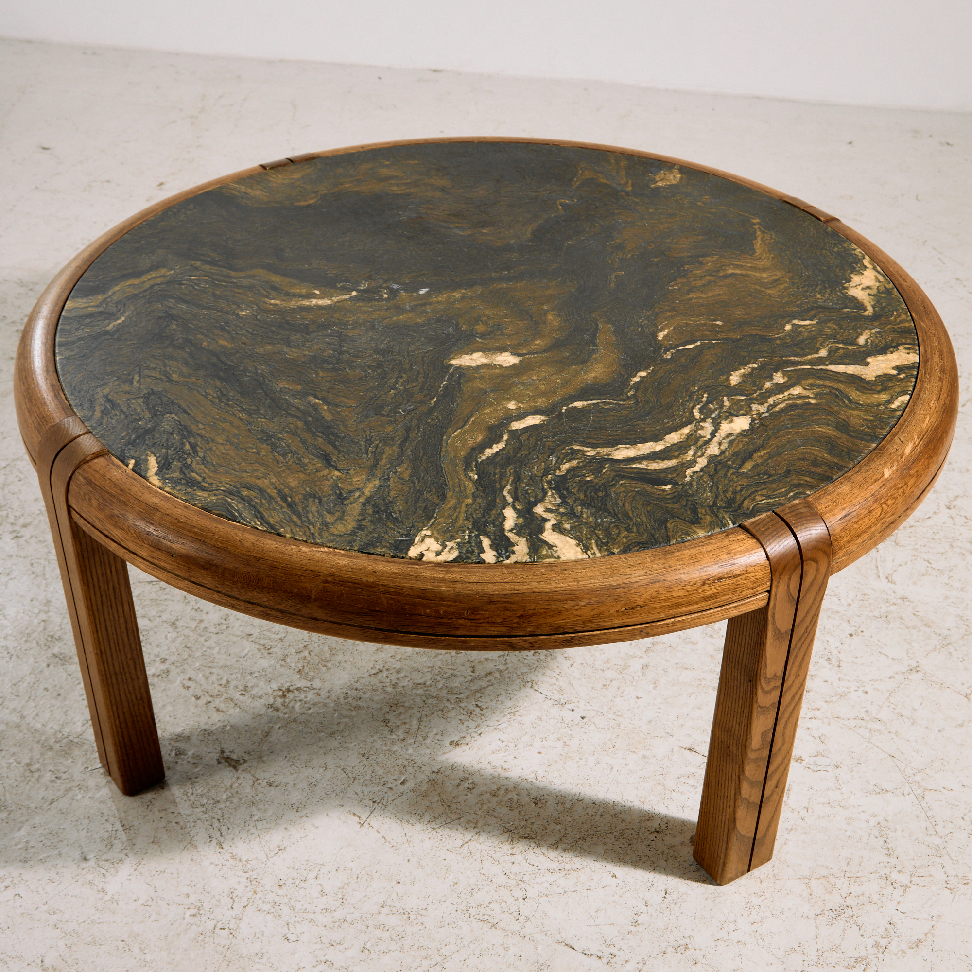 Oak coffee table - Image 2